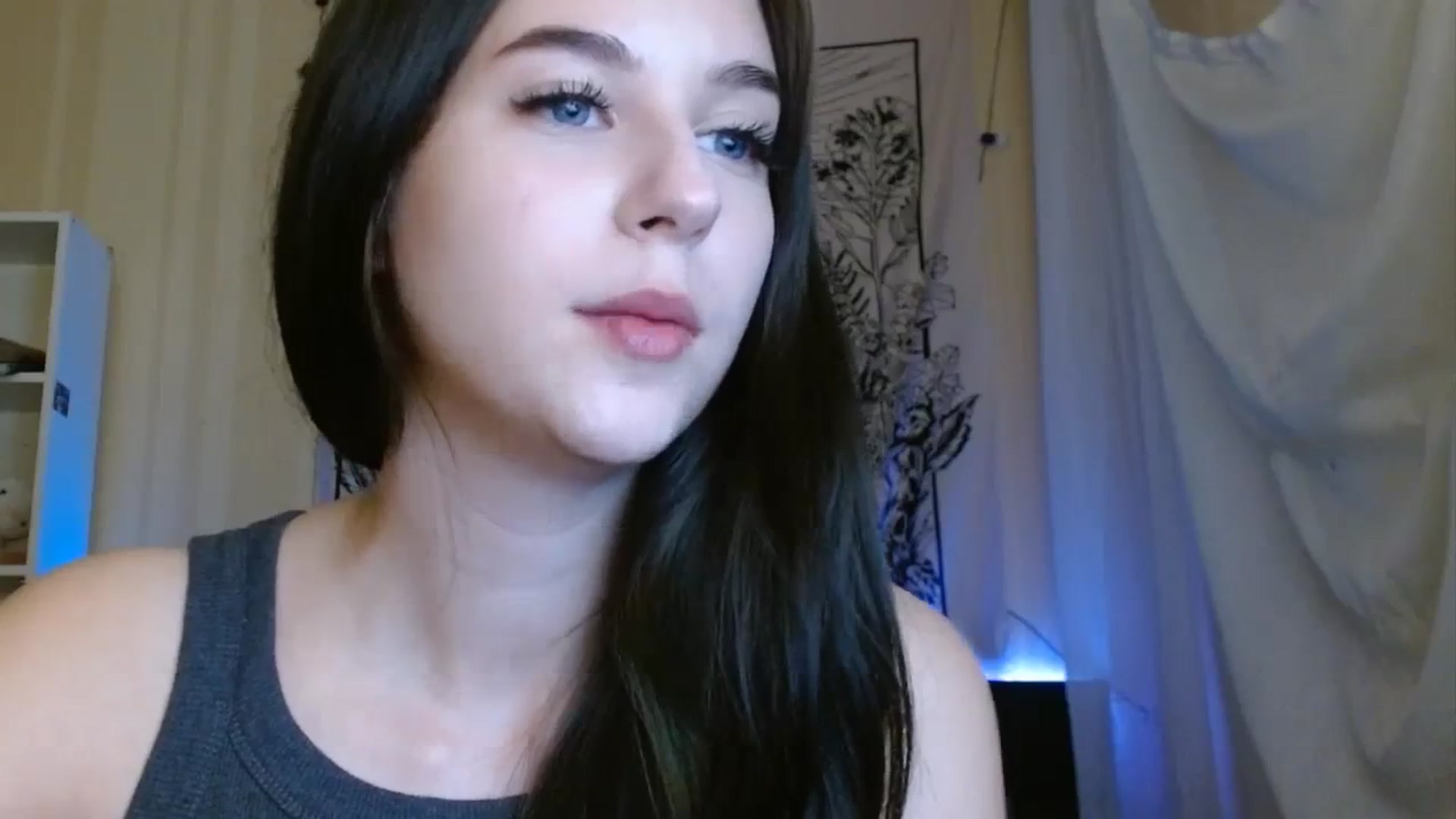 Gallery image thumbnail from ElsieF_'s myfreecams stream on, 10/29/2023, 16:55 image 8 of 20