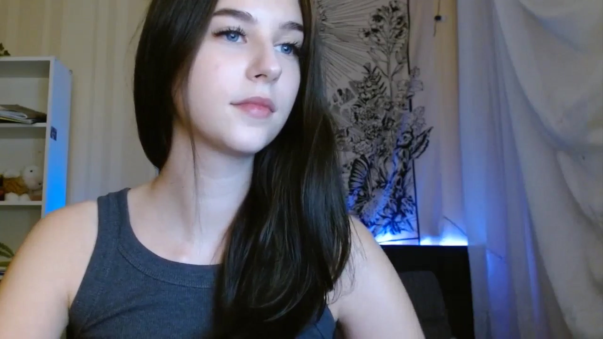 Gallery image thumbnail from ElsieF_'s myfreecams stream on, 10/29/2023, 16:55 image 2 of 20