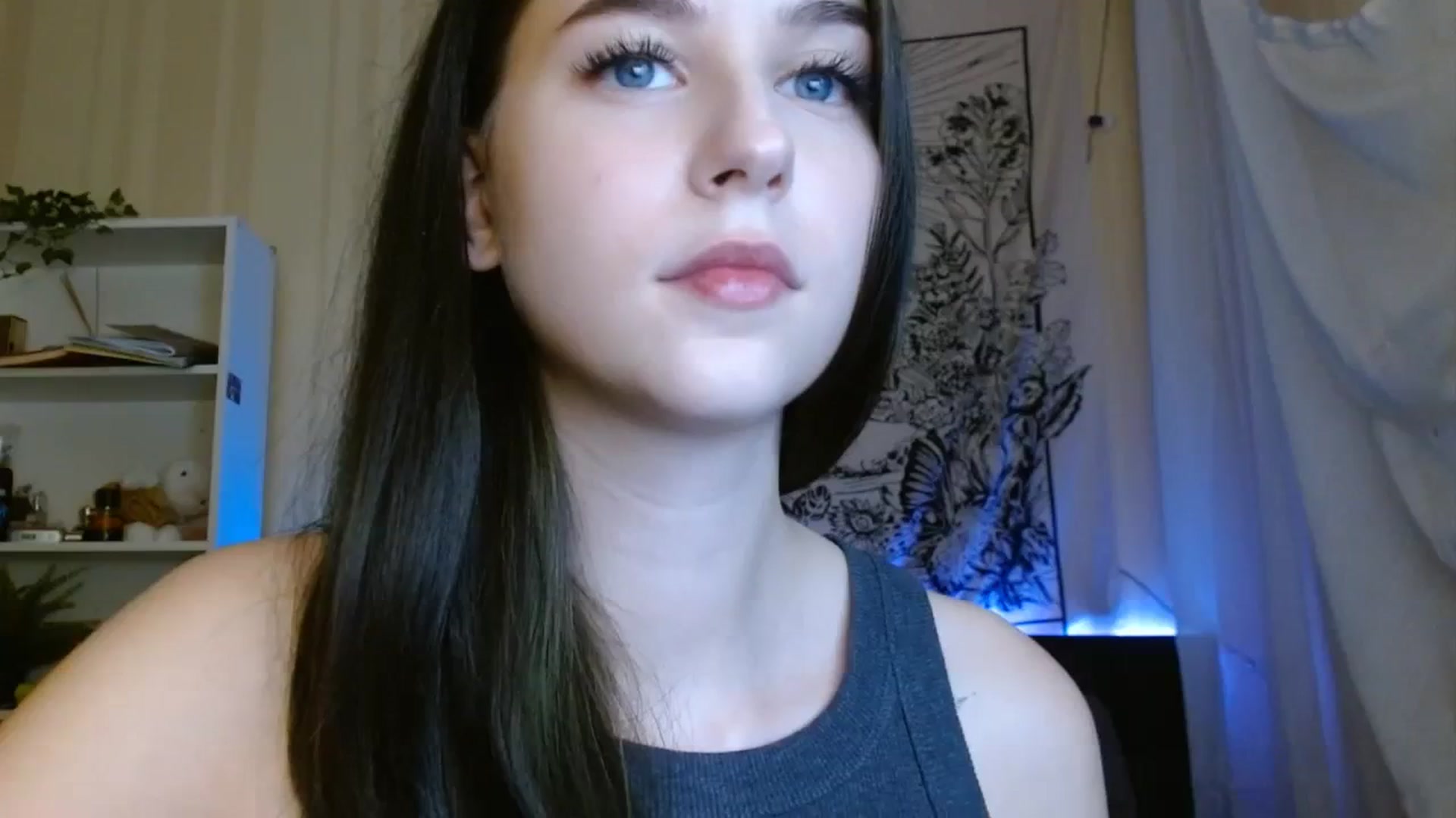 Gallery image thumbnail from ElsieF_'s myfreecams stream on, 10/29/2023, 16:55 image 16 of 20