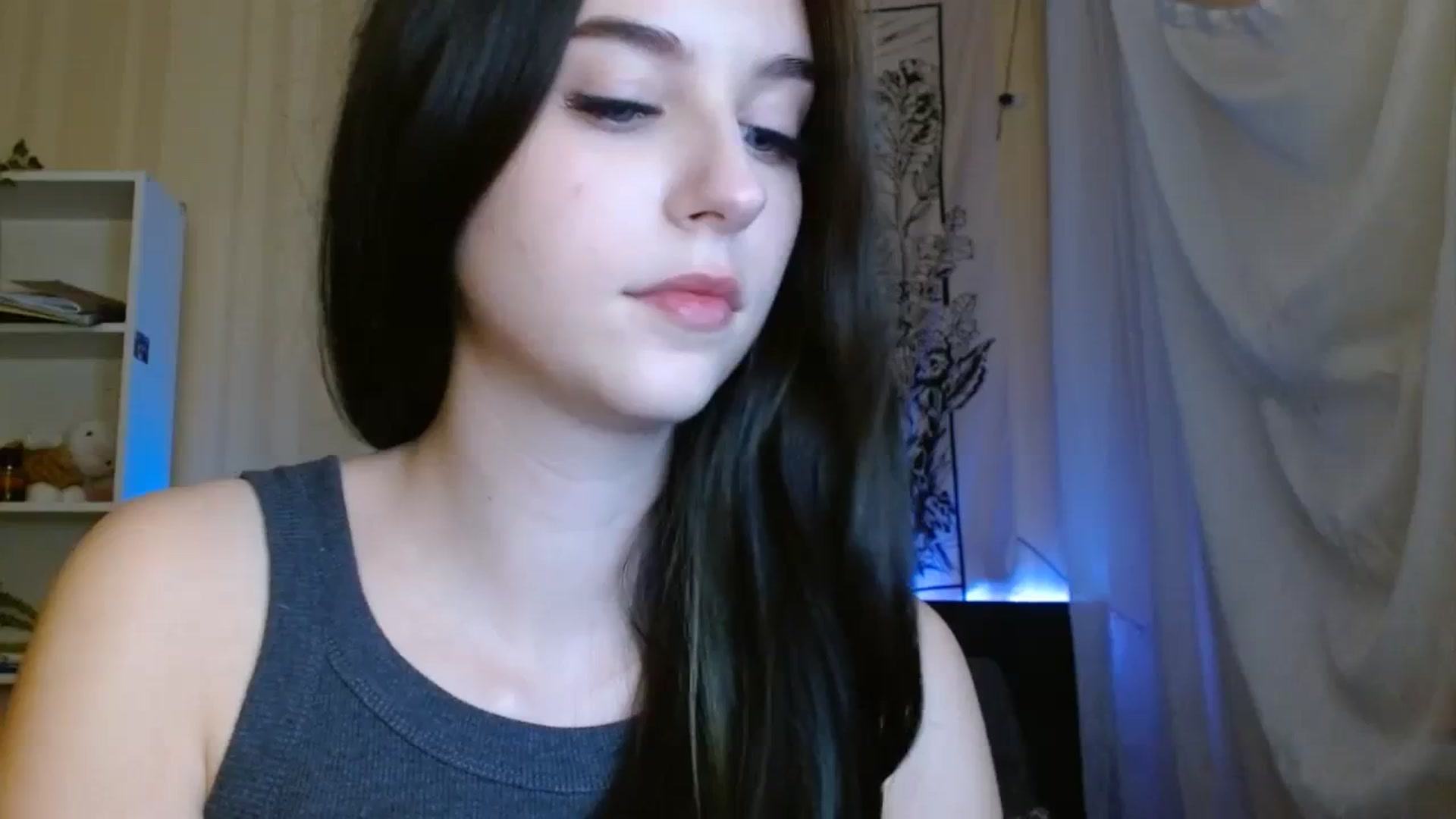 Gallery image thumbnail from ElsieF_'s myfreecams stream on, 10/29/2023, 17:26 image 3 of 20