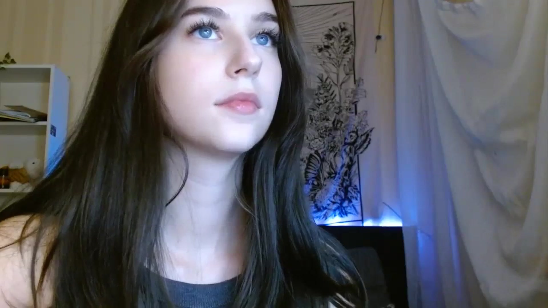 Gallery image thumbnail from ElsieF_'s myfreecams stream on, 10/29/2023, 17:26 image 5 of 20
