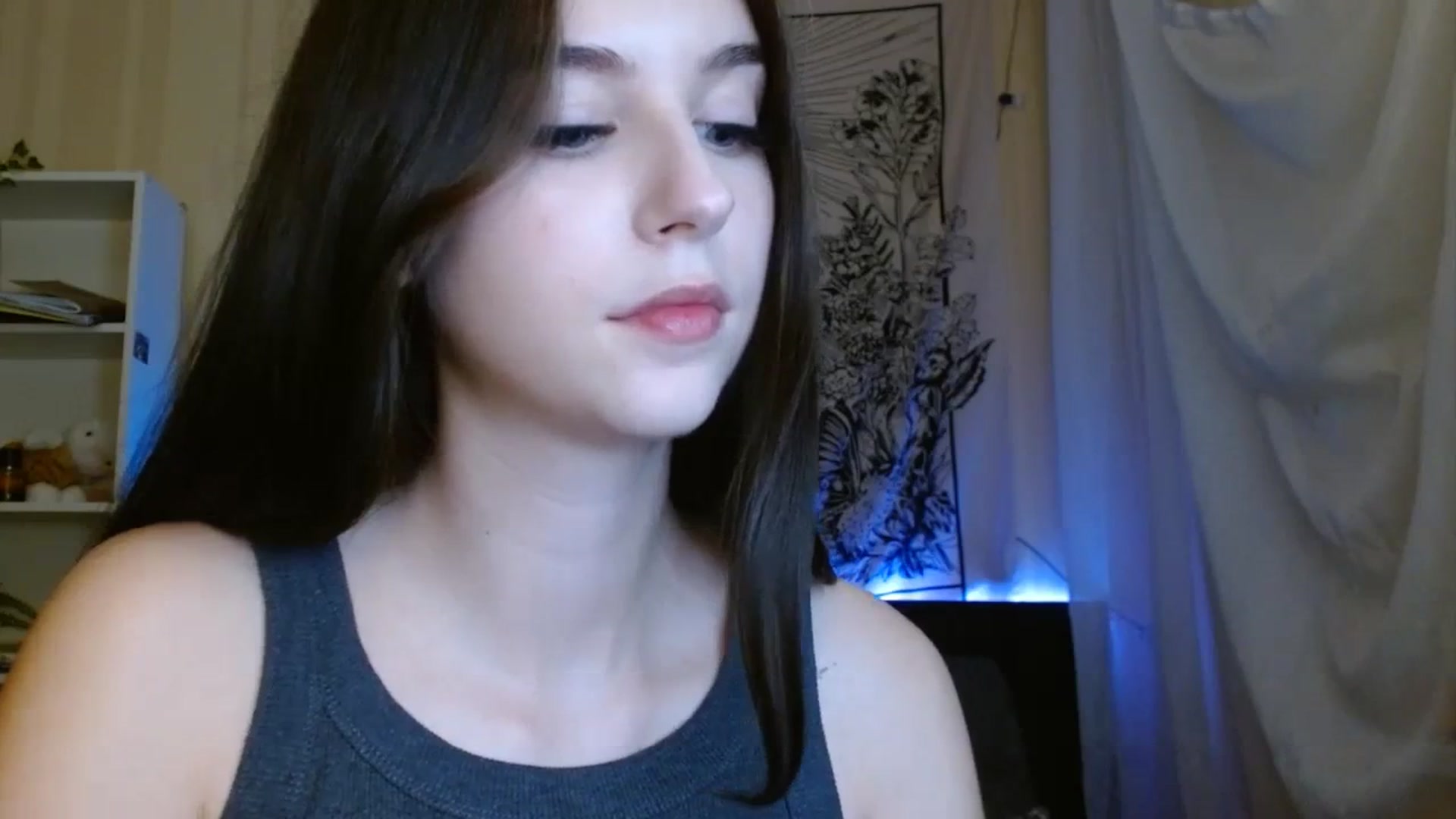Gallery image thumbnail from ElsieF_'s myfreecams stream on, 10/29/2023, 17:26 image 6 of 20