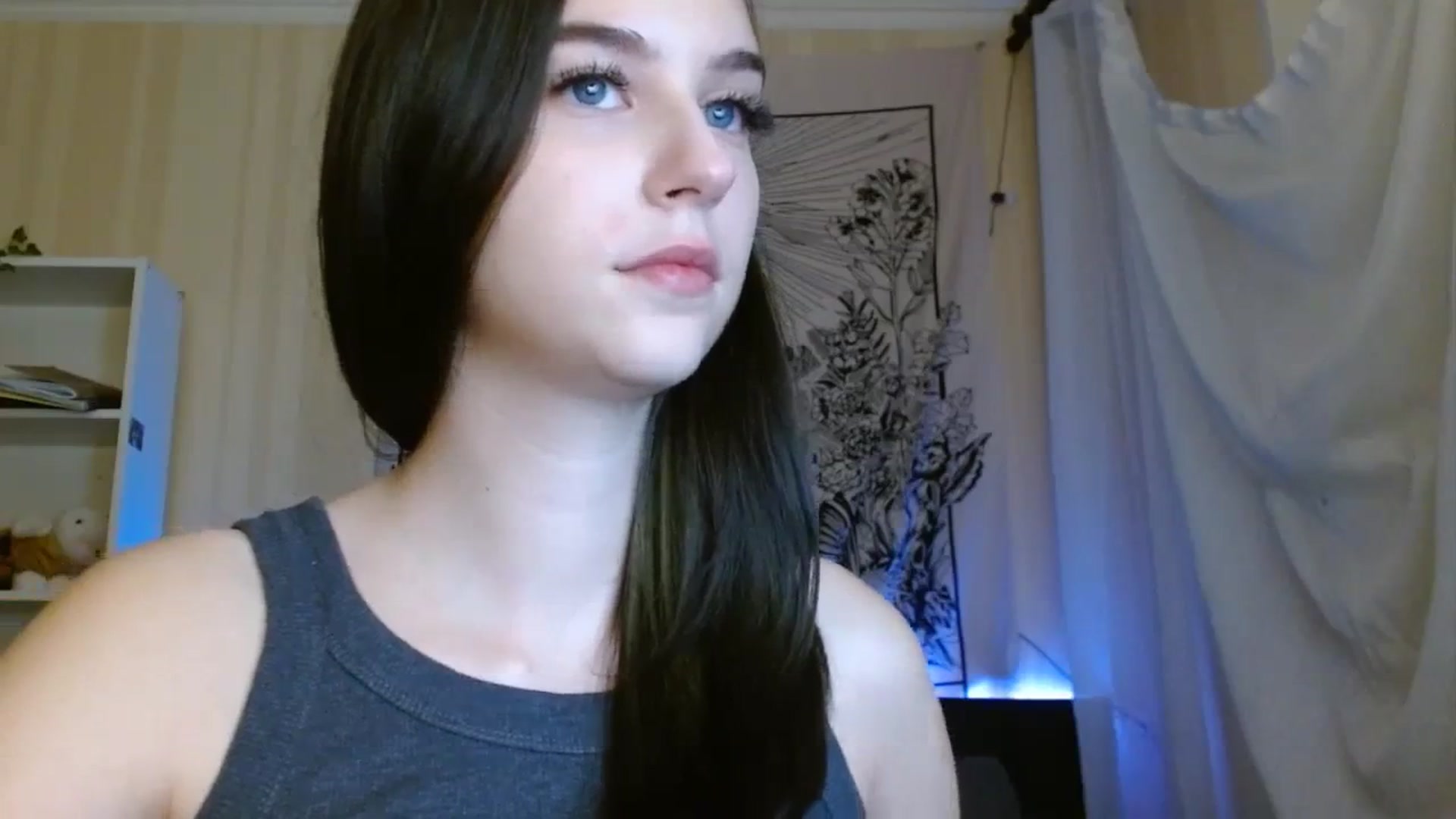 Gallery image thumbnail from ElsieF_'s myfreecams stream on, 10/29/2023, 17:26 image 19 of 20