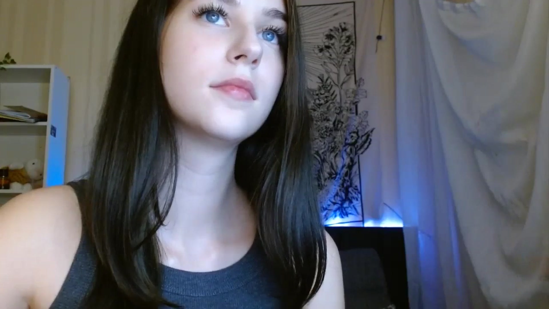Gallery image thumbnail from ElsieF_'s myfreecams stream on, 10/29/2023, 17:26 image 8 of 20