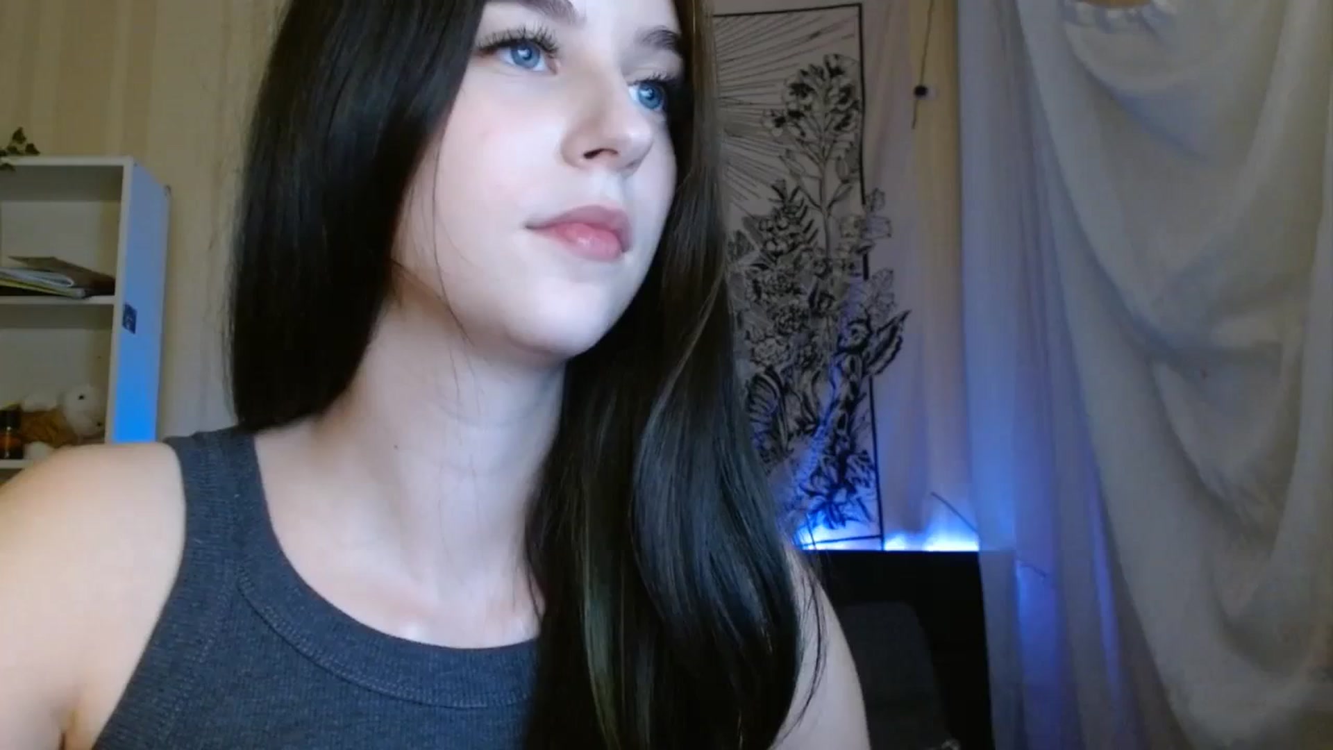 Gallery image thumbnail from ElsieF_'s myfreecams stream on, 10/29/2023, 17:26 image 4 of 20