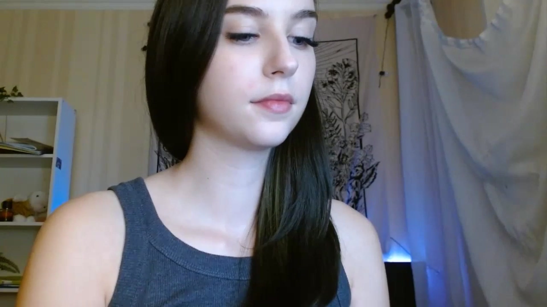 Gallery image thumbnail from ElsieF_'s myfreecams stream on, 10/29/2023, 17:26 image 18 of 20