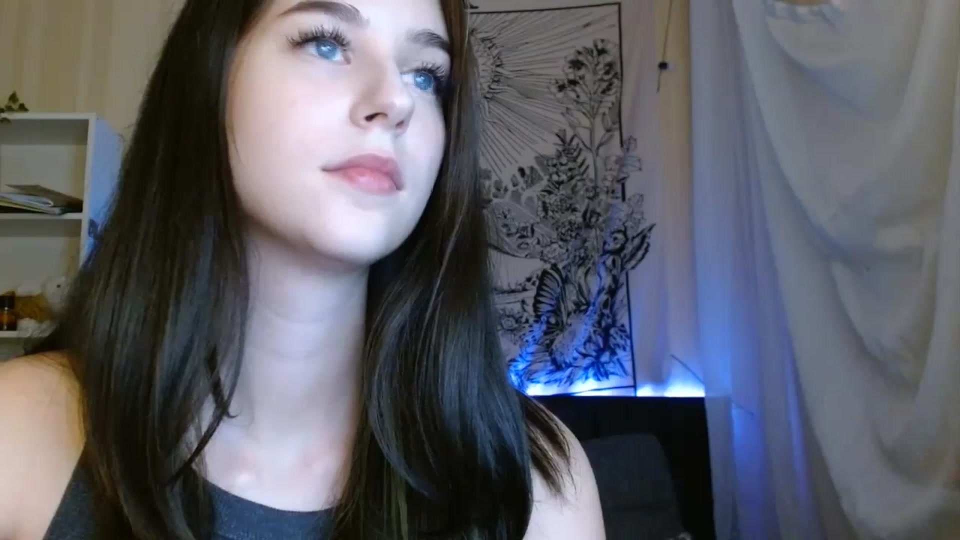 Gallery image thumbnail from ElsieF_'s myfreecams stream on, 10/29/2023, 17:26 image 9 of 20