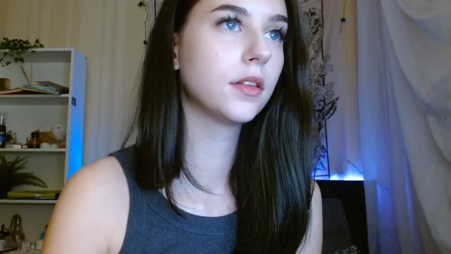 Gallery image thumbnail from ElsieF_'s myfreecams stream on, 10/29/2023, 18:41 image 12 of 20