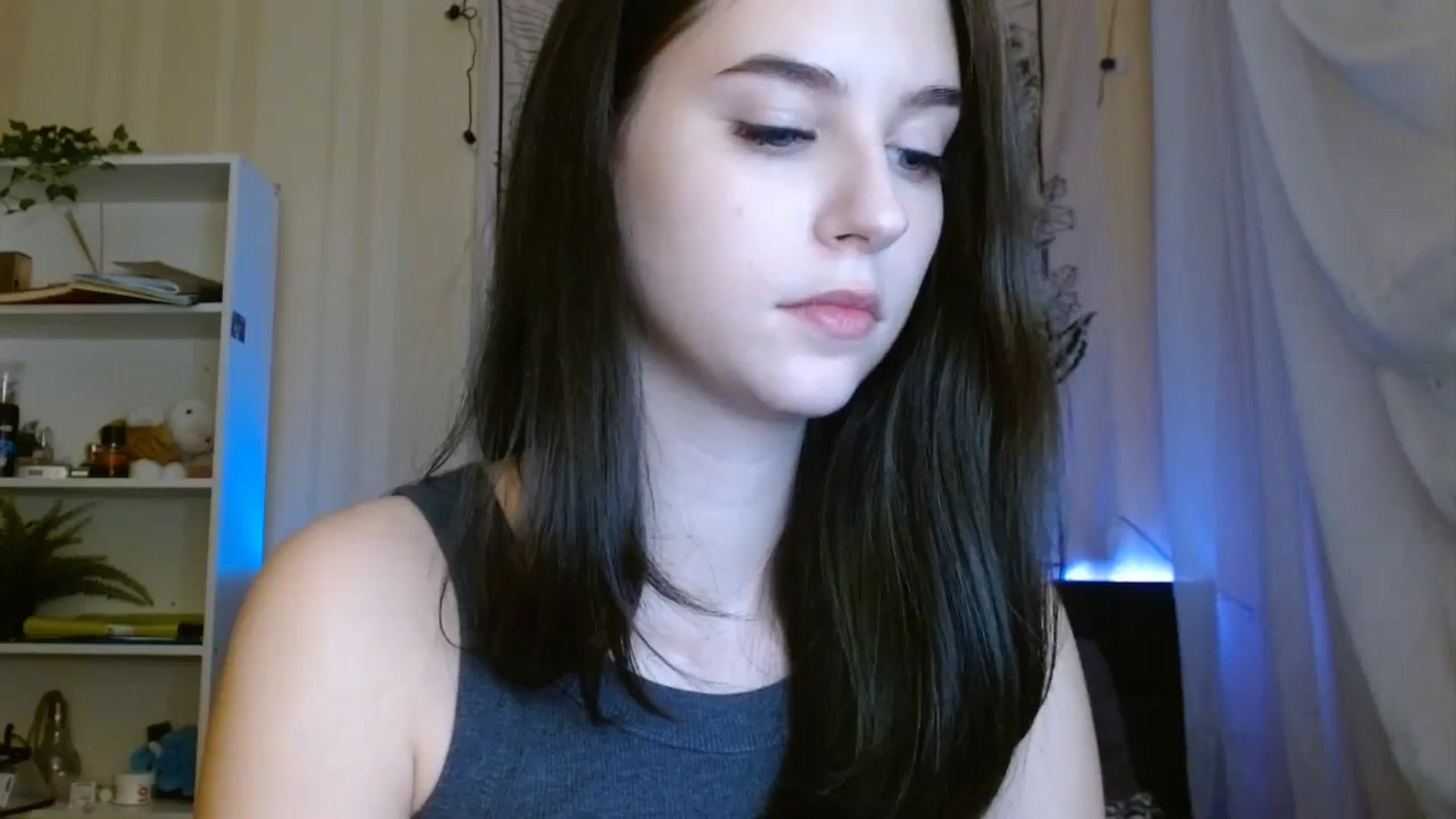 Gallery image thumbnail from ElsieF_'s myfreecams stream on, 10/29/2023, 18:41 image 15 of 20