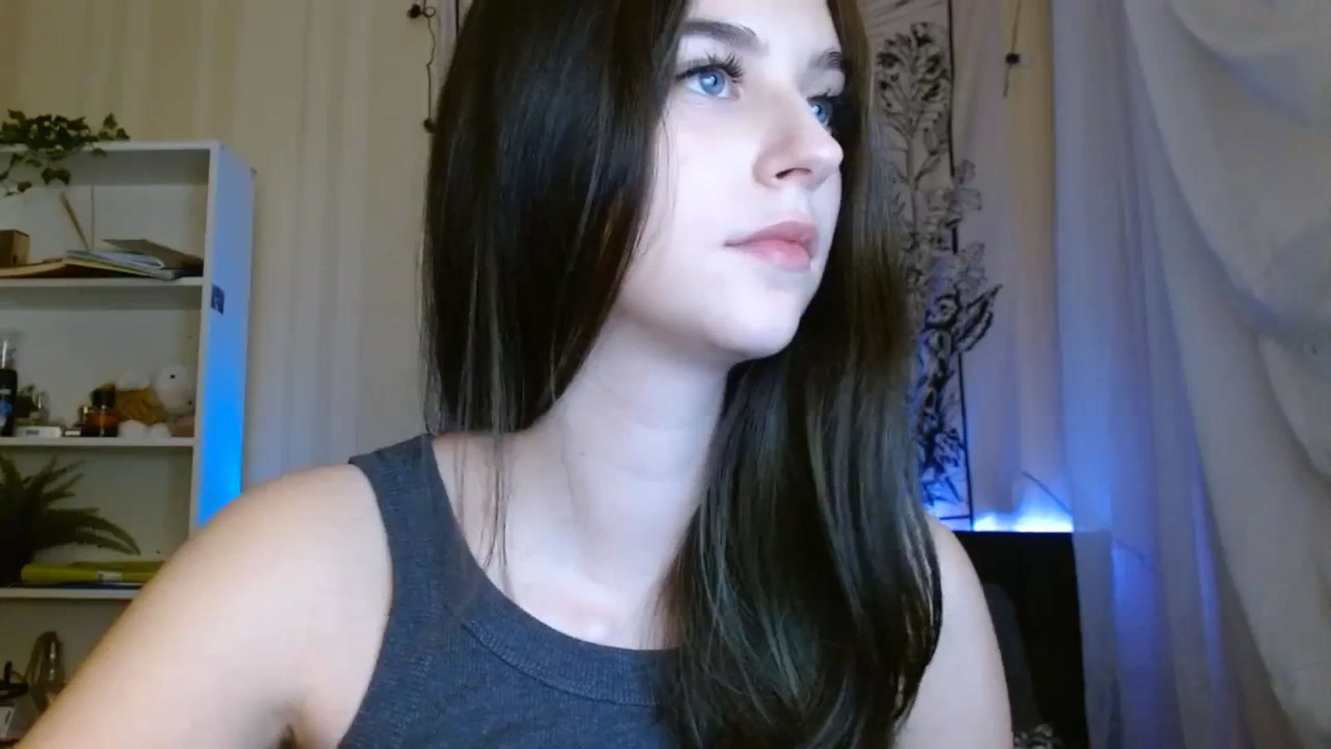 Gallery image thumbnail from ElsieF_'s myfreecams stream on, 10/29/2023, 18:41 image 19 of 20
