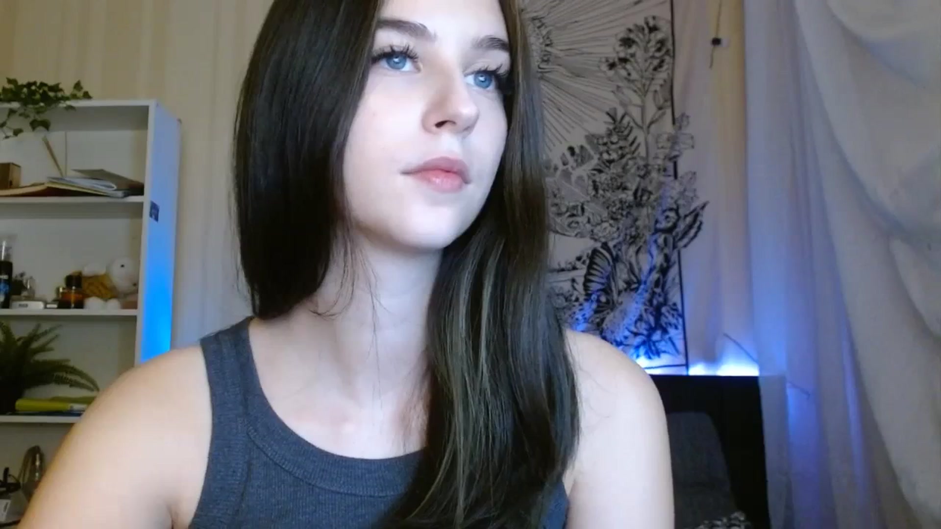Gallery image thumbnail from ElsieF_'s myfreecams stream on, 10/29/2023, 18:41 image 9 of 20