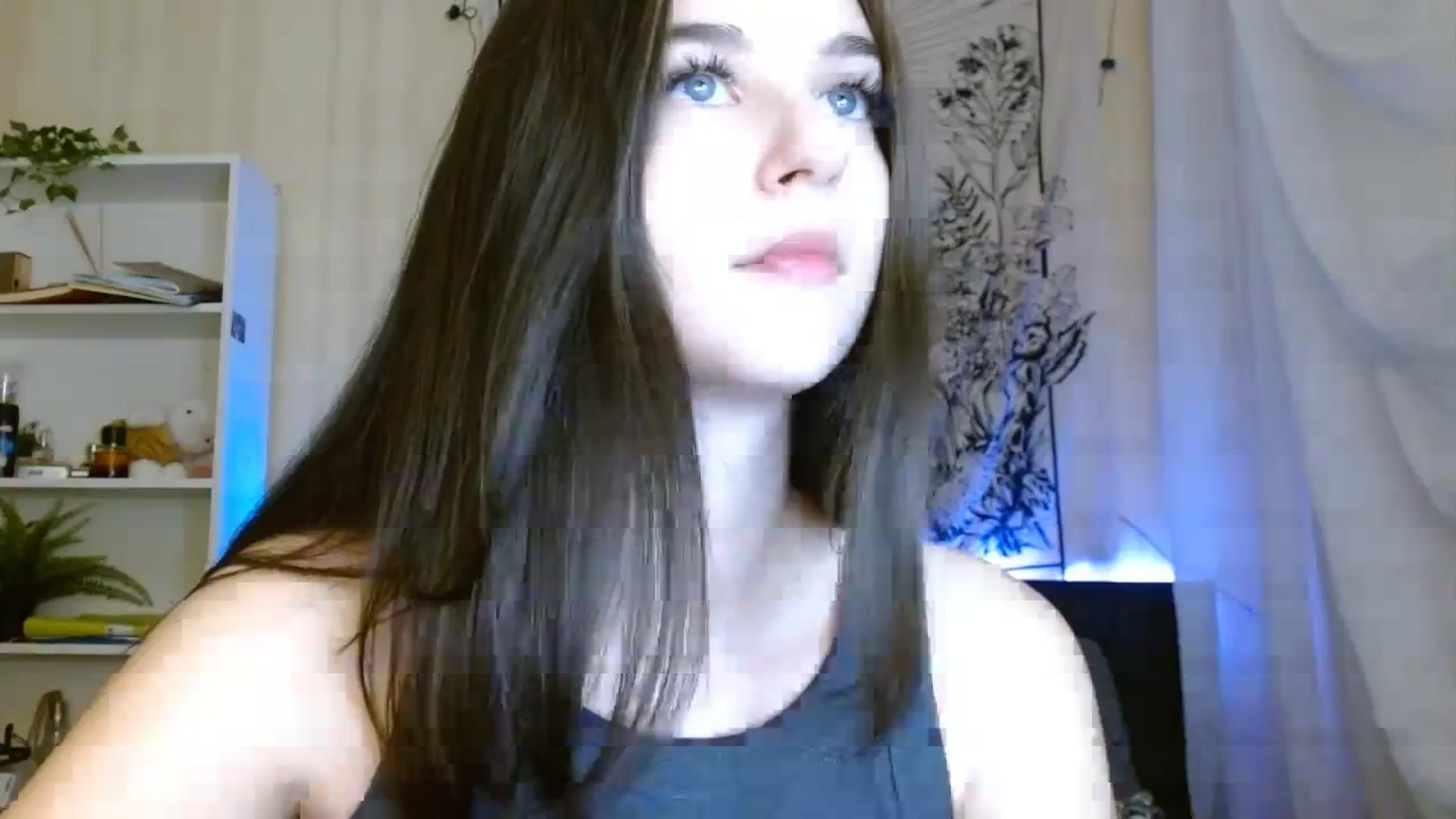 Gallery image thumbnail from ElsieF_'s myfreecams stream on, 10/29/2023, 18:41 image 17 of 20