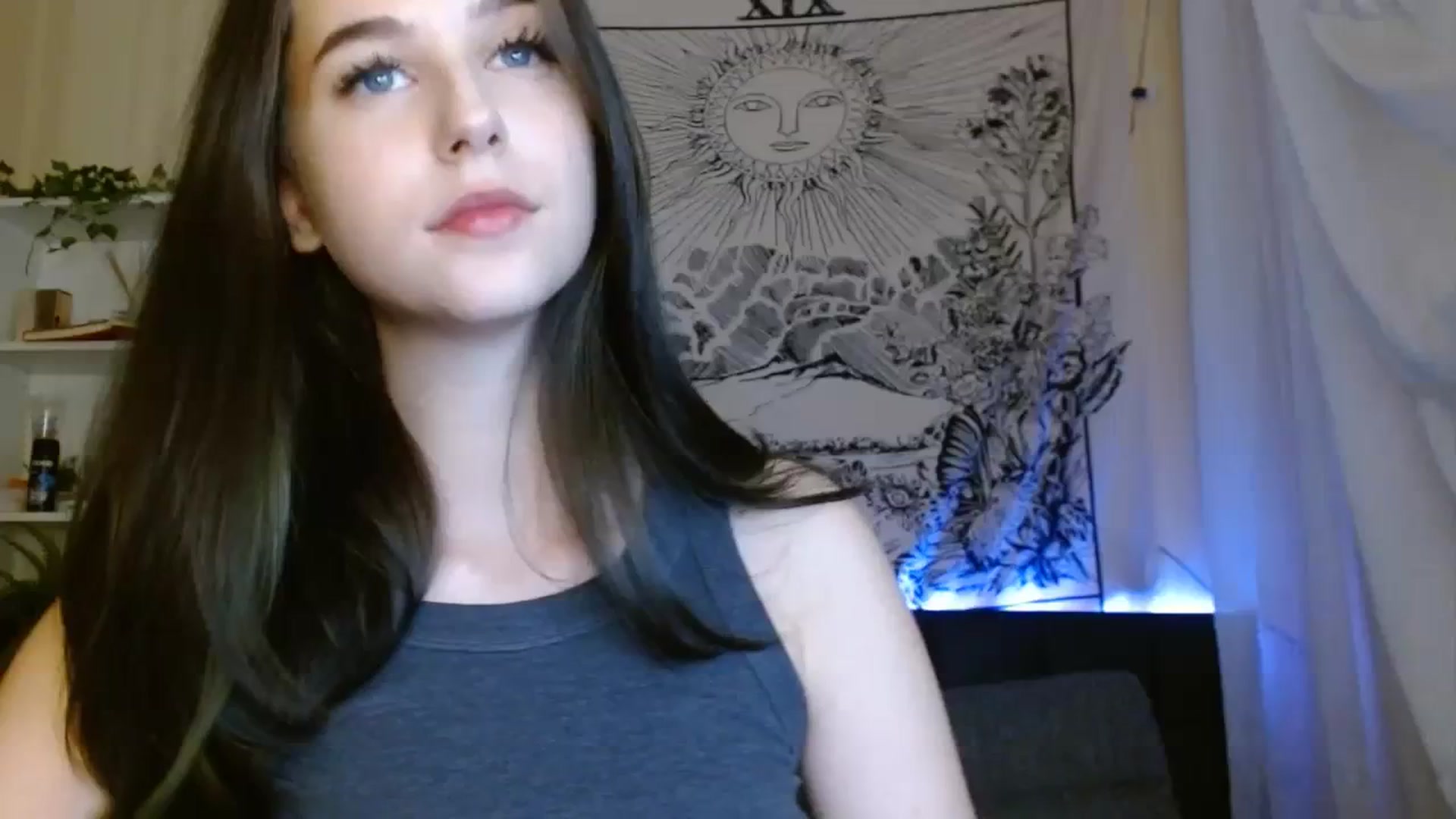 Gallery image thumbnail from ElsieF_'s myfreecams stream on, 10/29/2023, 18:41 image 3 of 20