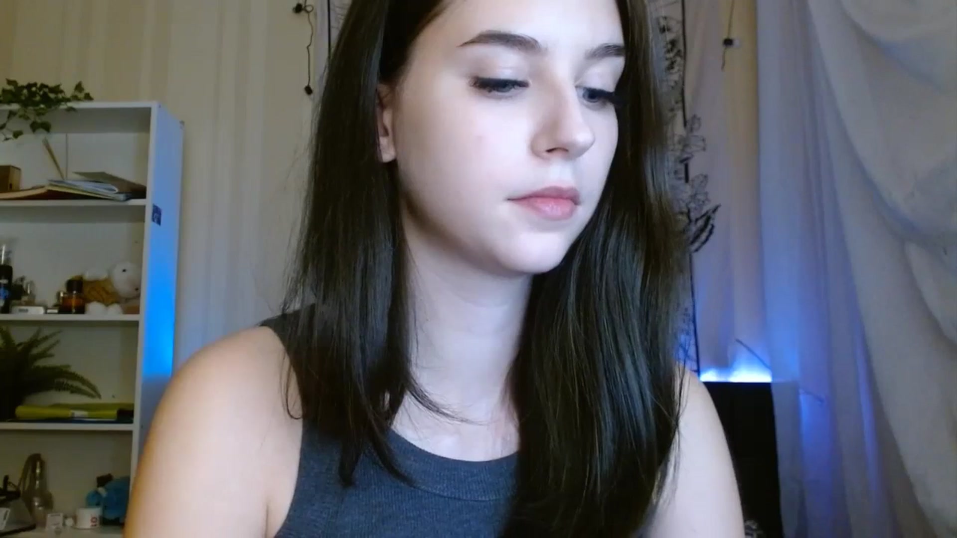 Gallery image thumbnail from ElsieF_'s myfreecams stream on, 10/29/2023, 18:41 image 14 of 20