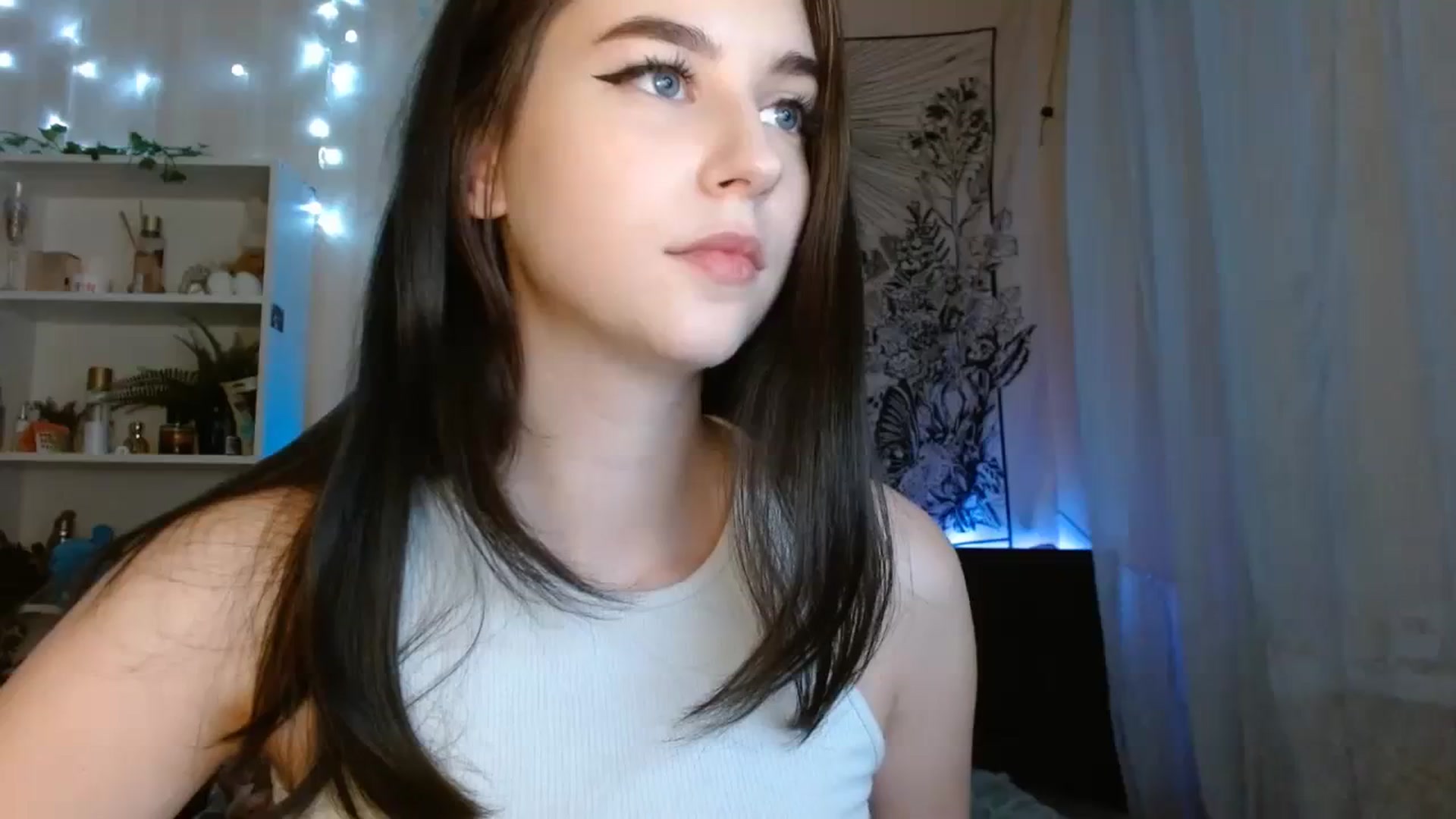 Gallery image thumbnail from ElsieF_'s myfreecams stream on, 11/12/2023, 18:11 image 15 of 20
