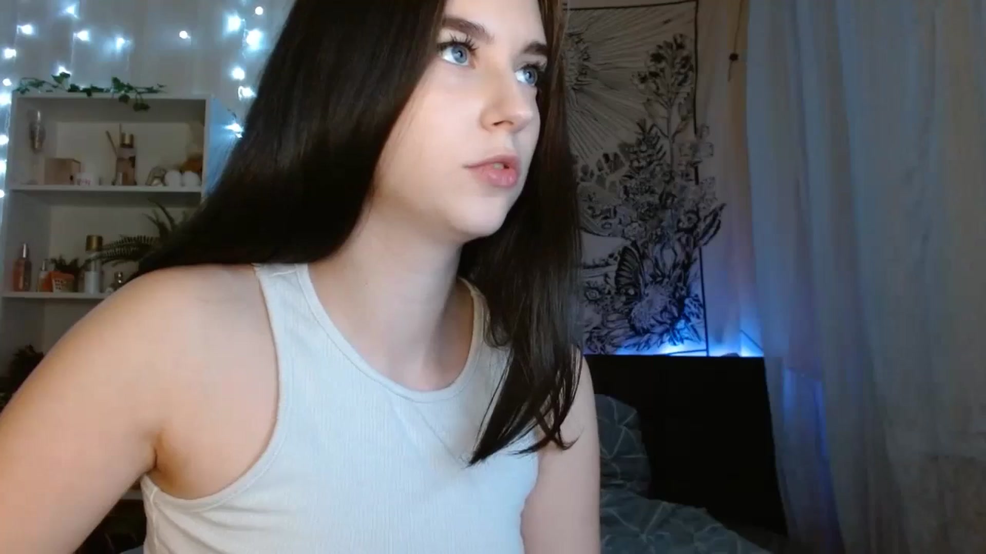 Gallery image thumbnail from ElsieF_'s myfreecams stream on, 11/12/2023, 18:11 image 8 of 20