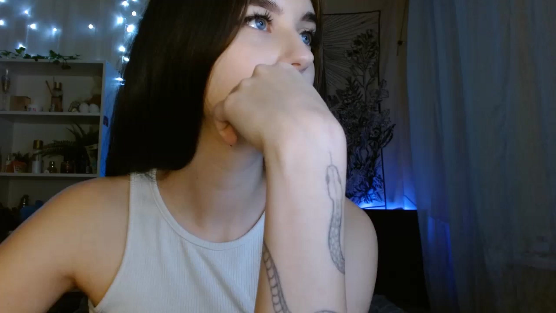 Gallery image thumbnail from ElsieF_'s myfreecams stream on, 11/12/2023, 18:11 image 14 of 20