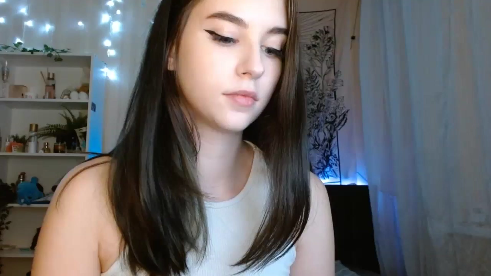 Gallery image thumbnail from ElsieF_'s myfreecams stream on, 11/12/2023, 18:11 image 17 of 20