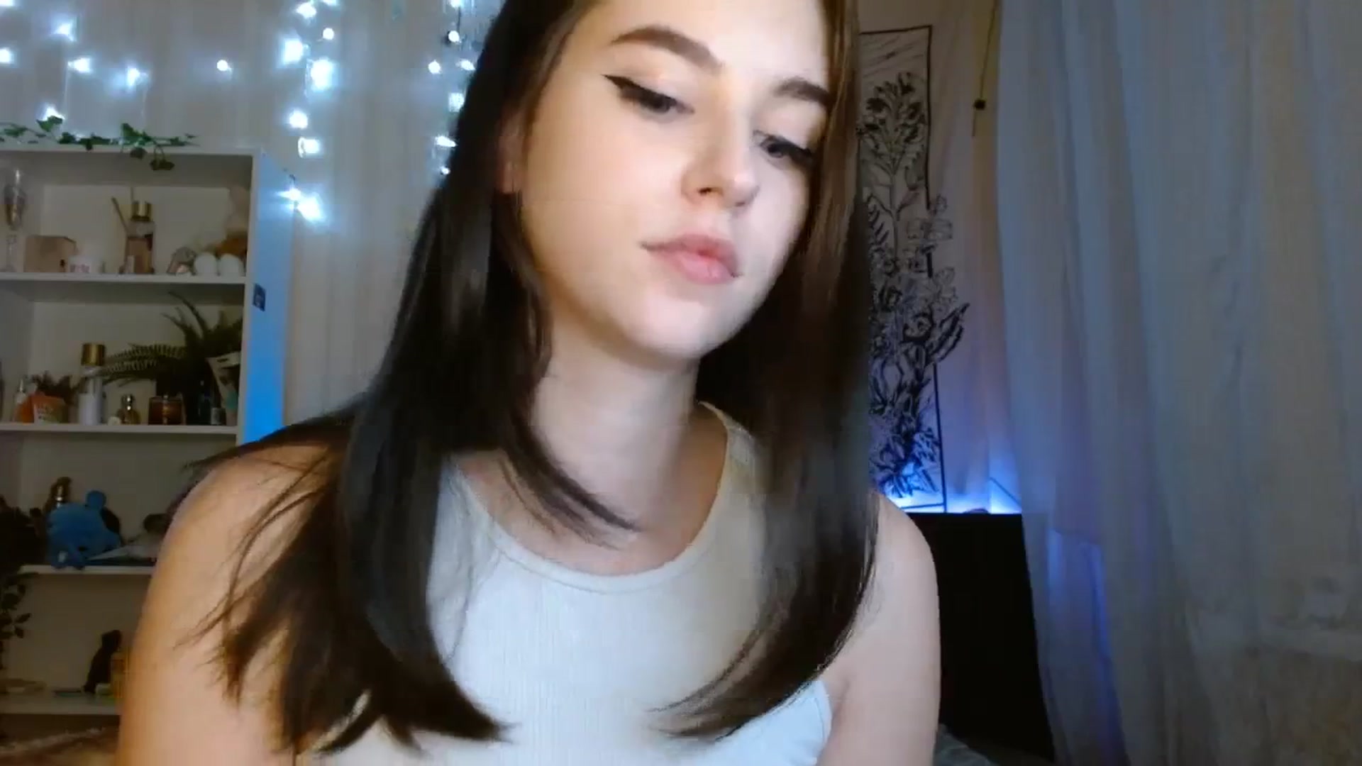 Gallery image thumbnail from ElsieF_'s myfreecams stream on, 11/12/2023, 18:11 image 16 of 20