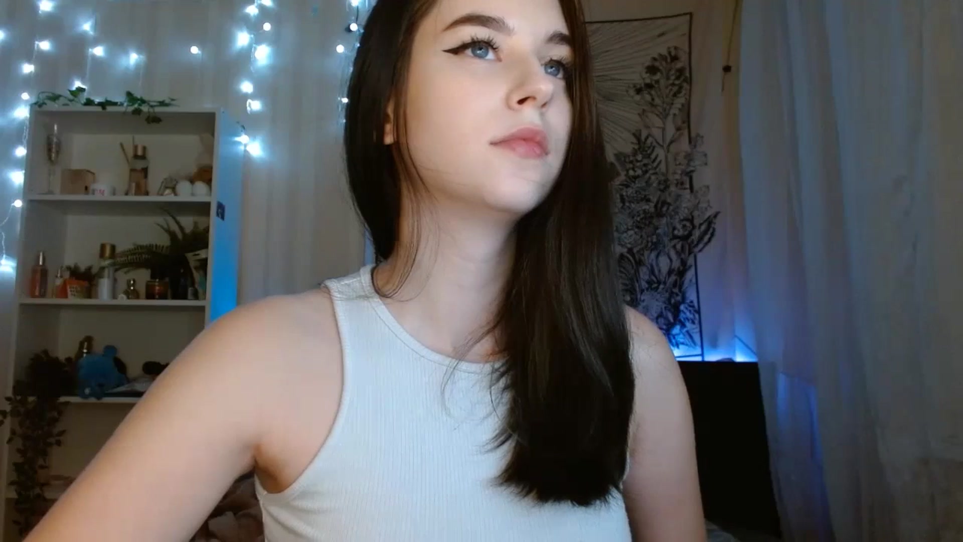Gallery image thumbnail from ElsieF_'s myfreecams stream on, 11/12/2023, 18:11 image 20 of 20