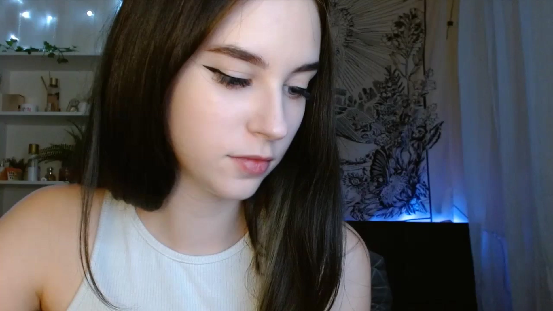 Gallery image thumbnail from ElsieF_'s myfreecams stream on, 11/12/2023, 18:47 image 7 of 20