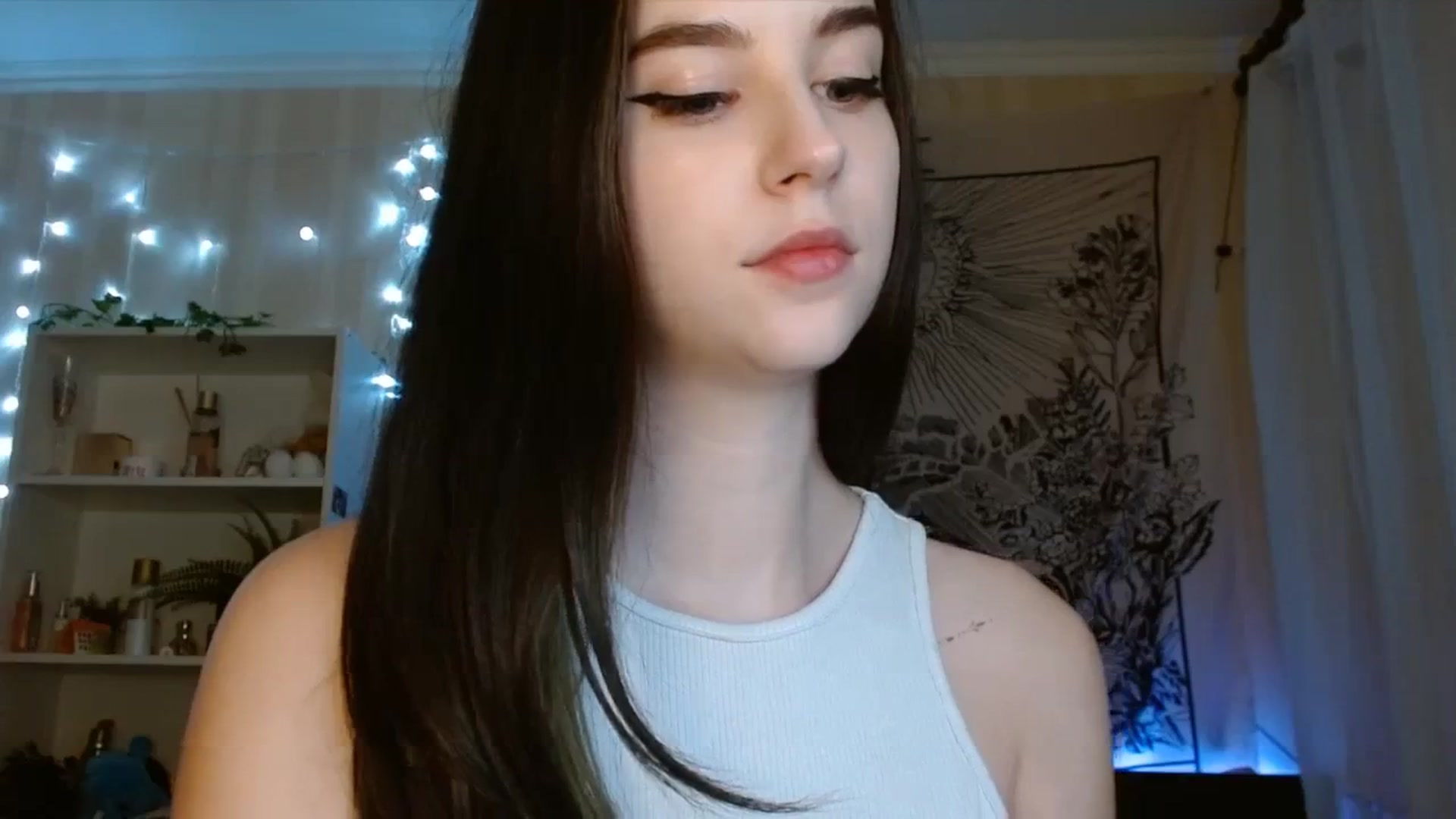 Gallery image thumbnail from ElsieF_'s myfreecams stream on, 11/12/2023, 18:47 image 11 of 20