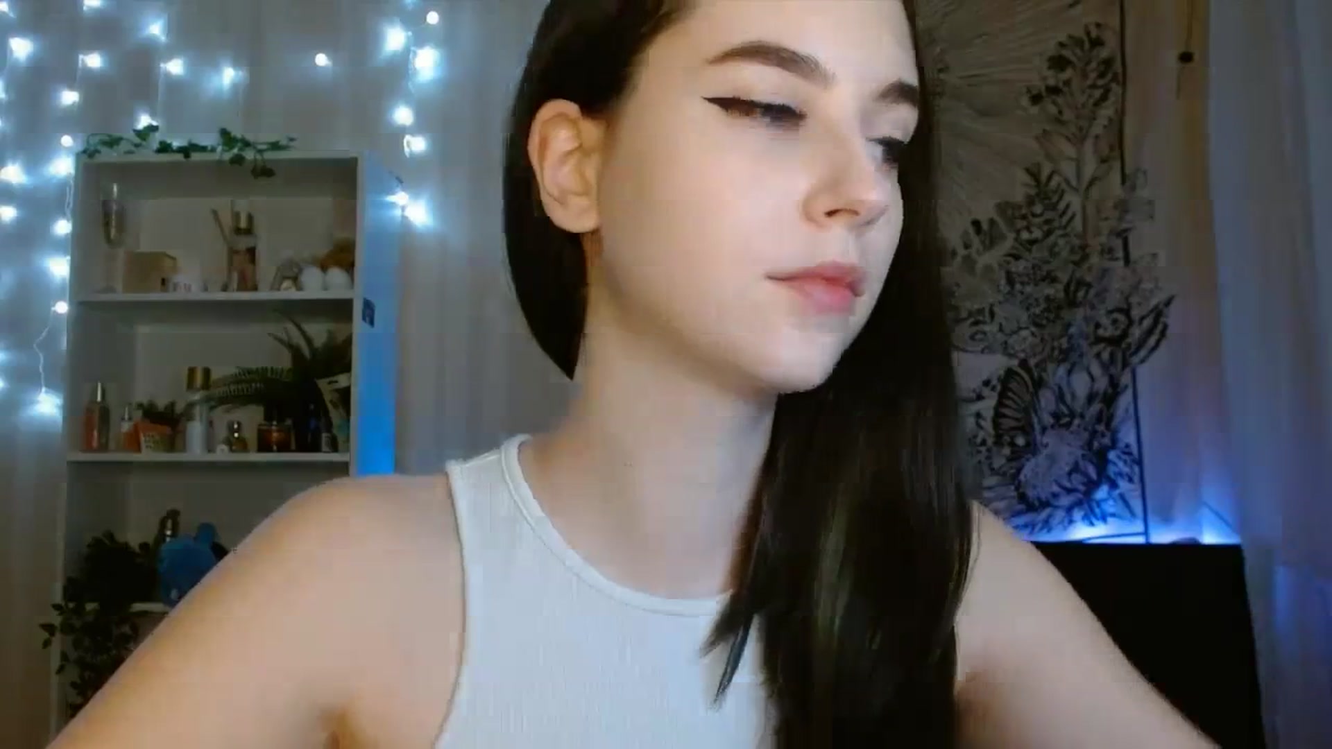 Gallery image thumbnail from ElsieF_'s myfreecams stream on, 11/12/2023, 18:47 image 9 of 20