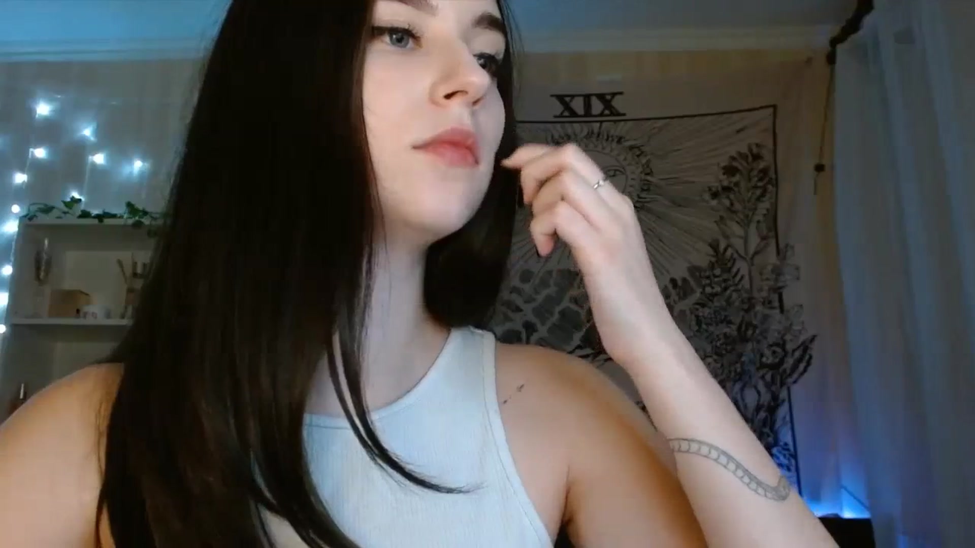 Gallery image thumbnail from ElsieF_'s myfreecams stream on, 11/12/2023, 18:47 image 12 of 20