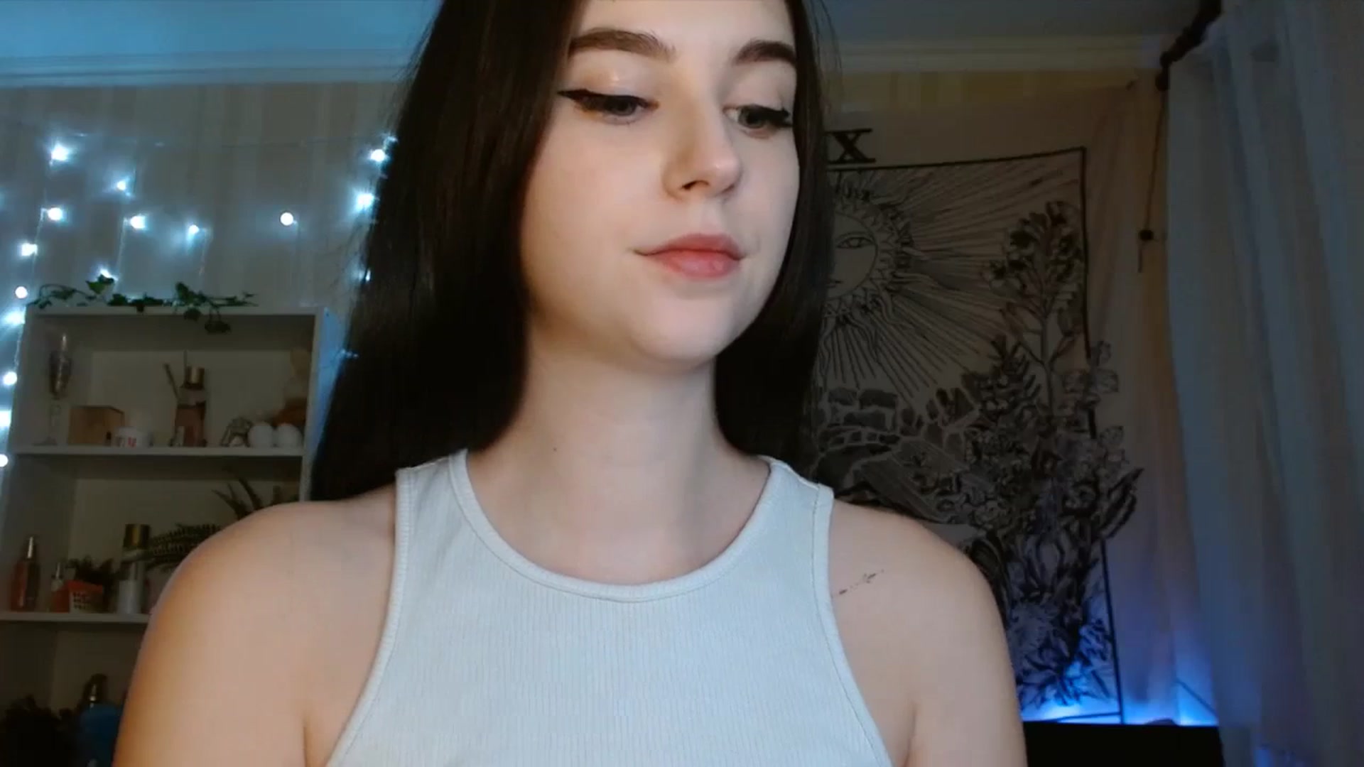 Gallery image thumbnail from ElsieF_'s myfreecams stream on, 11/12/2023, 18:47 image 10 of 20
