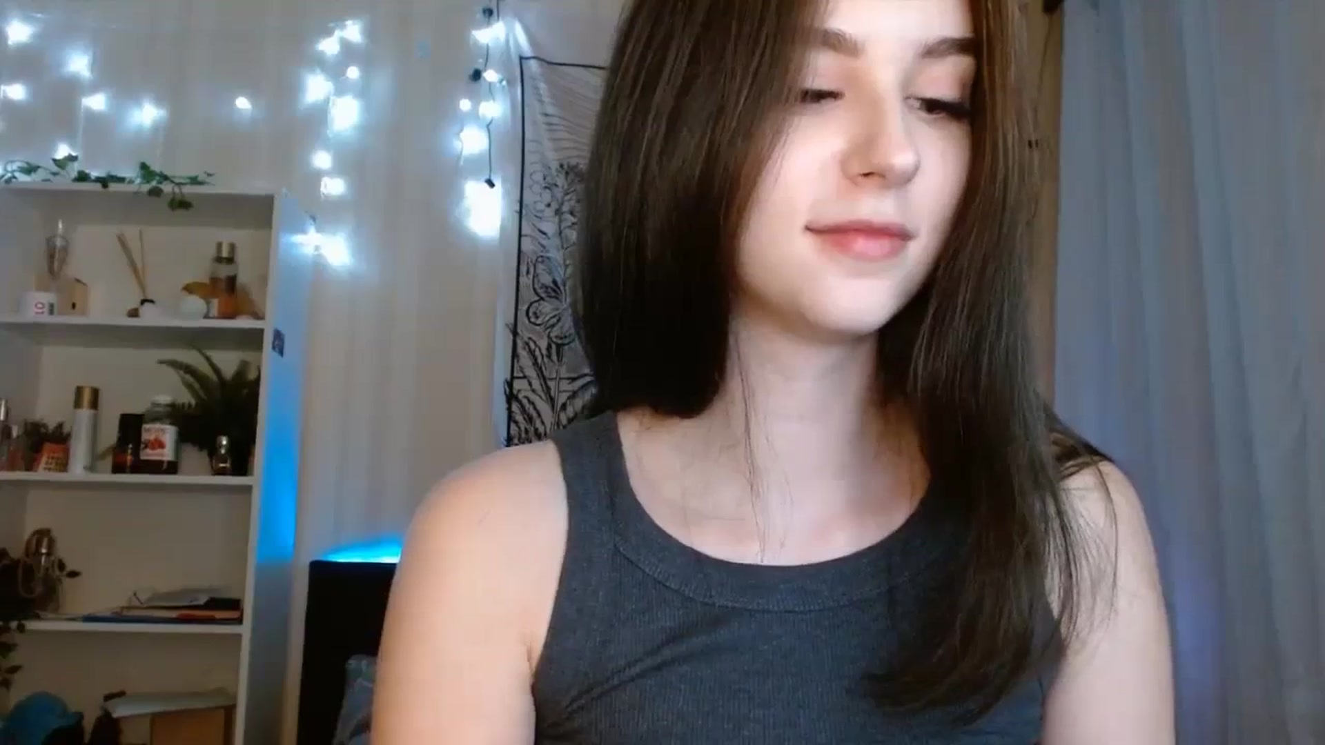 Gallery image thumbnail from ElsieF_'s myfreecams stream on, 11/19/2023, 19:06 image 16 of 20
