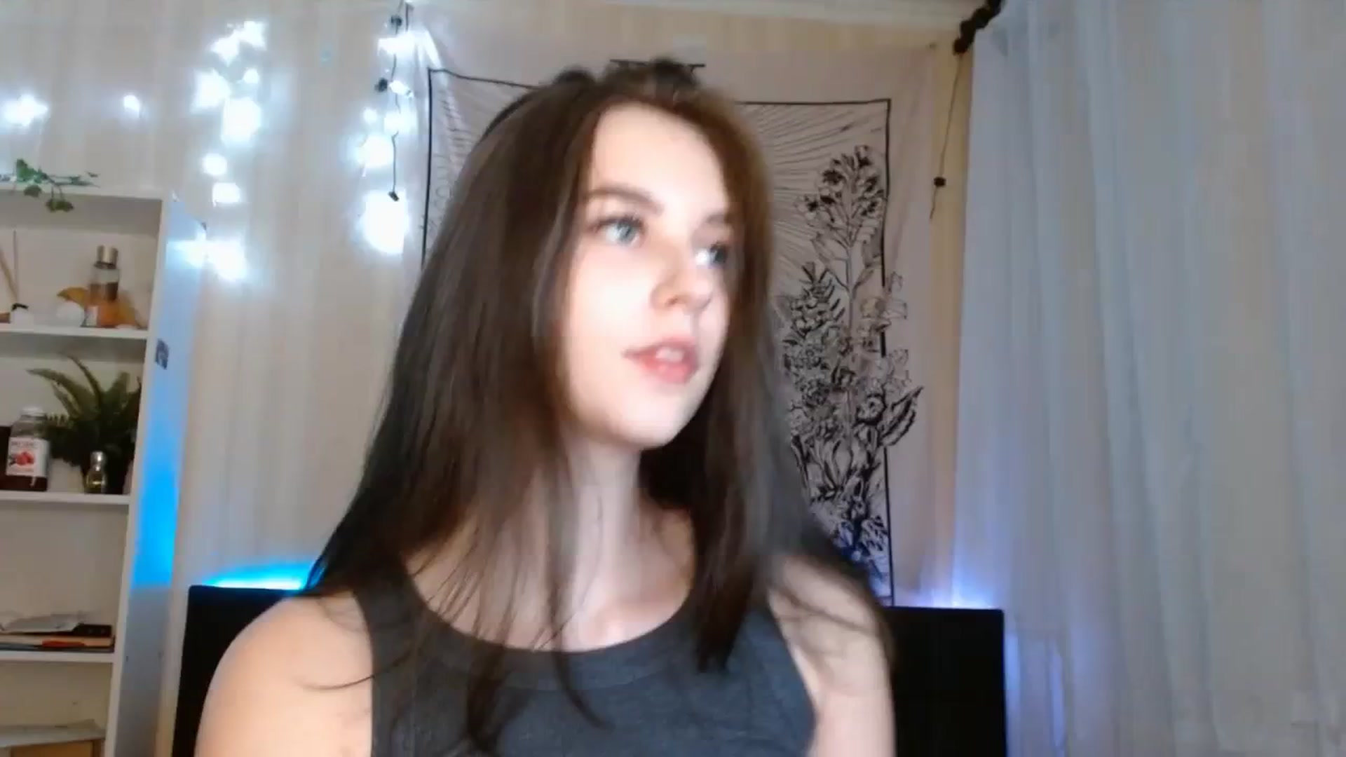 Gallery image thumbnail from ElsieF_'s myfreecams stream on, 11/19/2023, 19:06 image 19 of 20