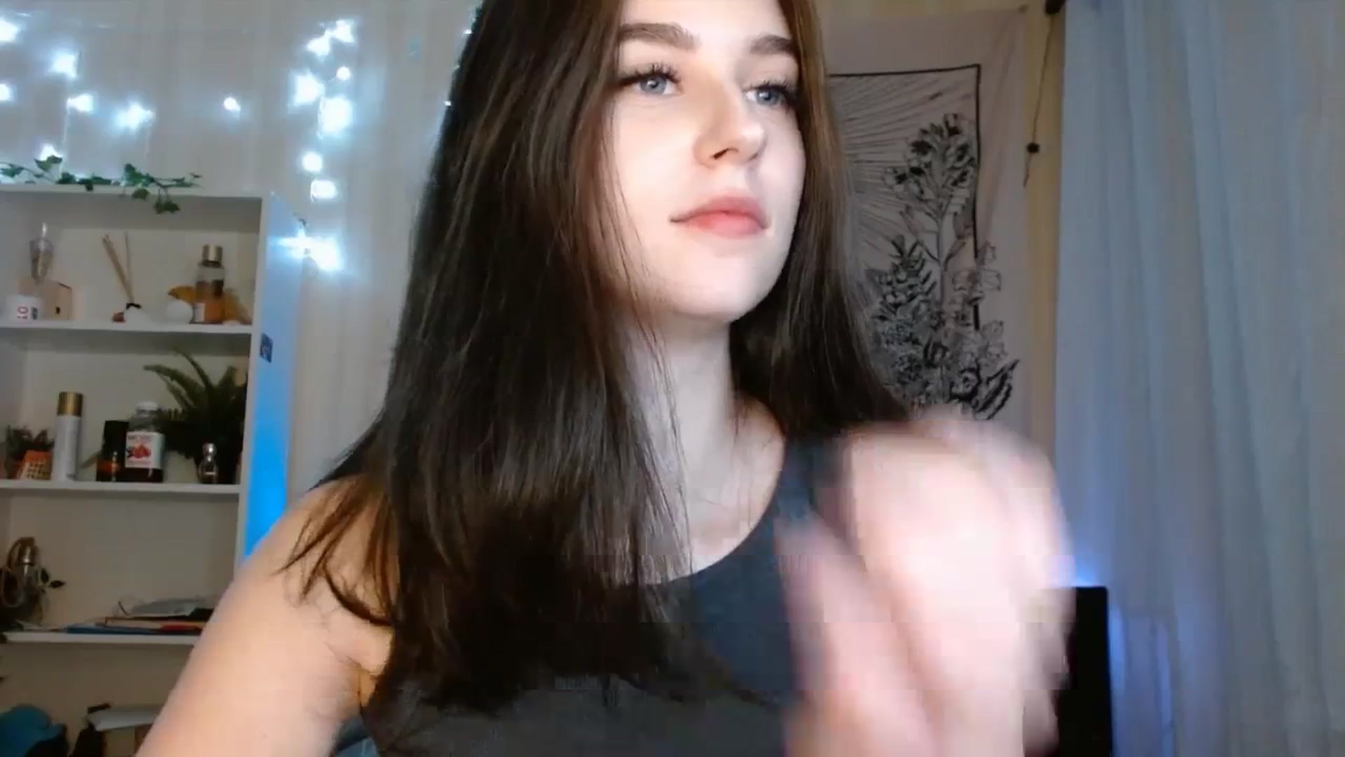 Gallery image thumbnail from ElsieF_'s myfreecams stream on, 11/19/2023, 19:06 image 15 of 20