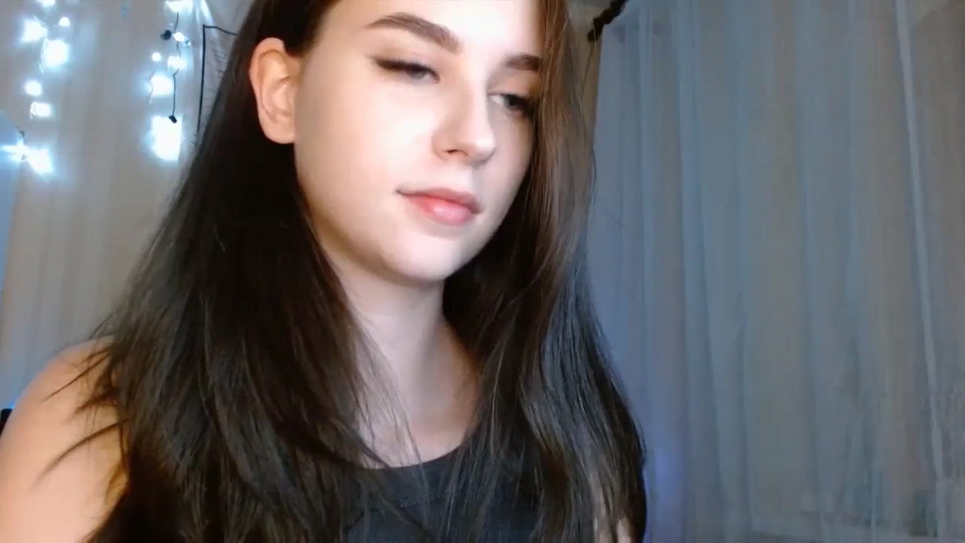 Gallery image thumbnail from ElsieF_'s myfreecams stream on, 11/19/2023, 19:06 image 12 of 20