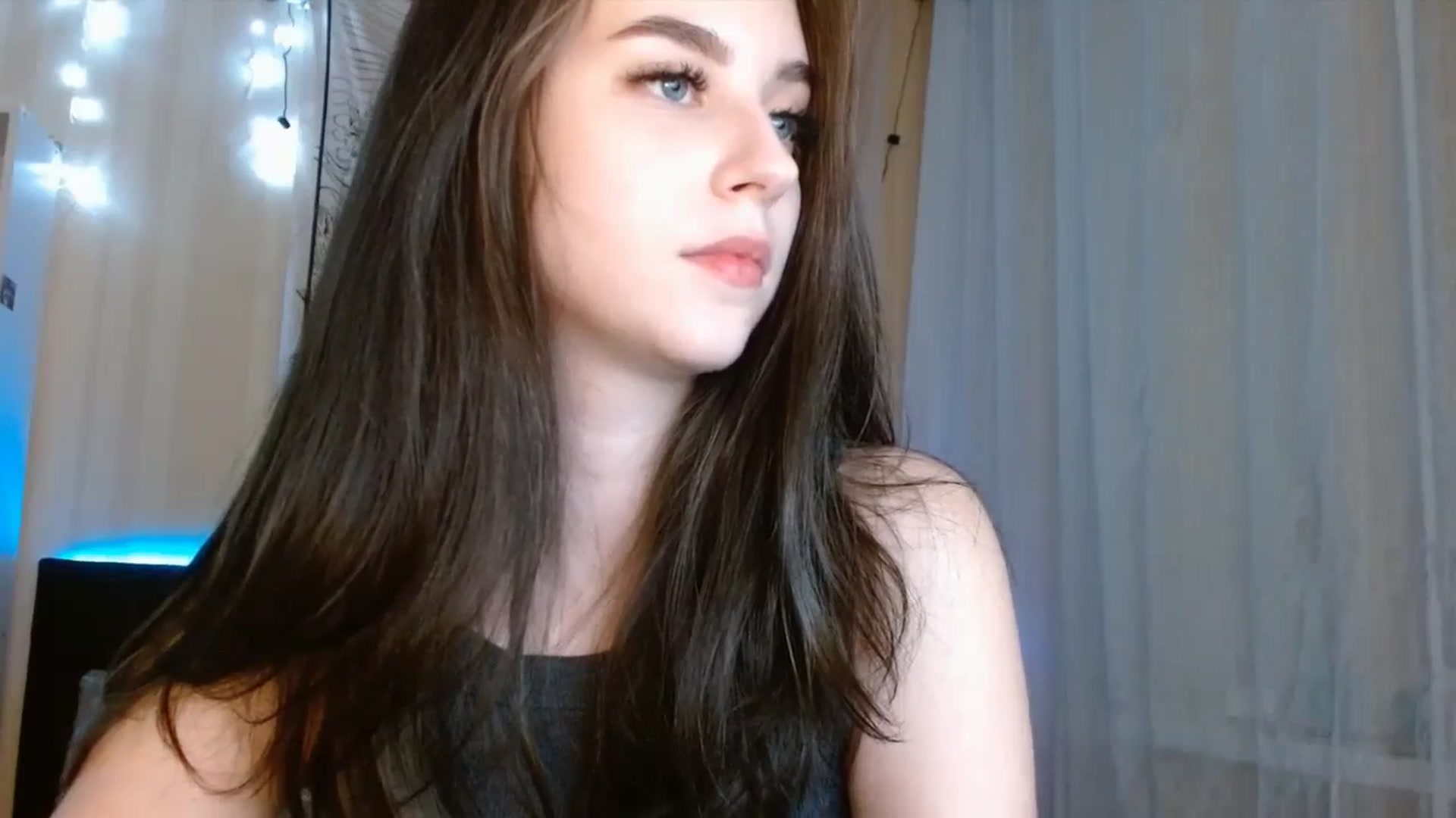 Gallery image thumbnail from ElsieF_'s myfreecams stream on, 11/19/2023, 19:06 image 2 of 20