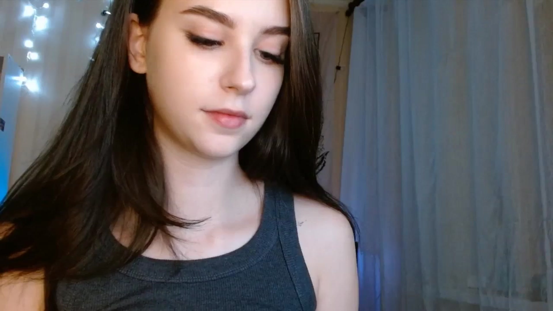 Gallery image thumbnail from ElsieF_'s myfreecams stream on, 11/19/2023, 19:06 image 9 of 20