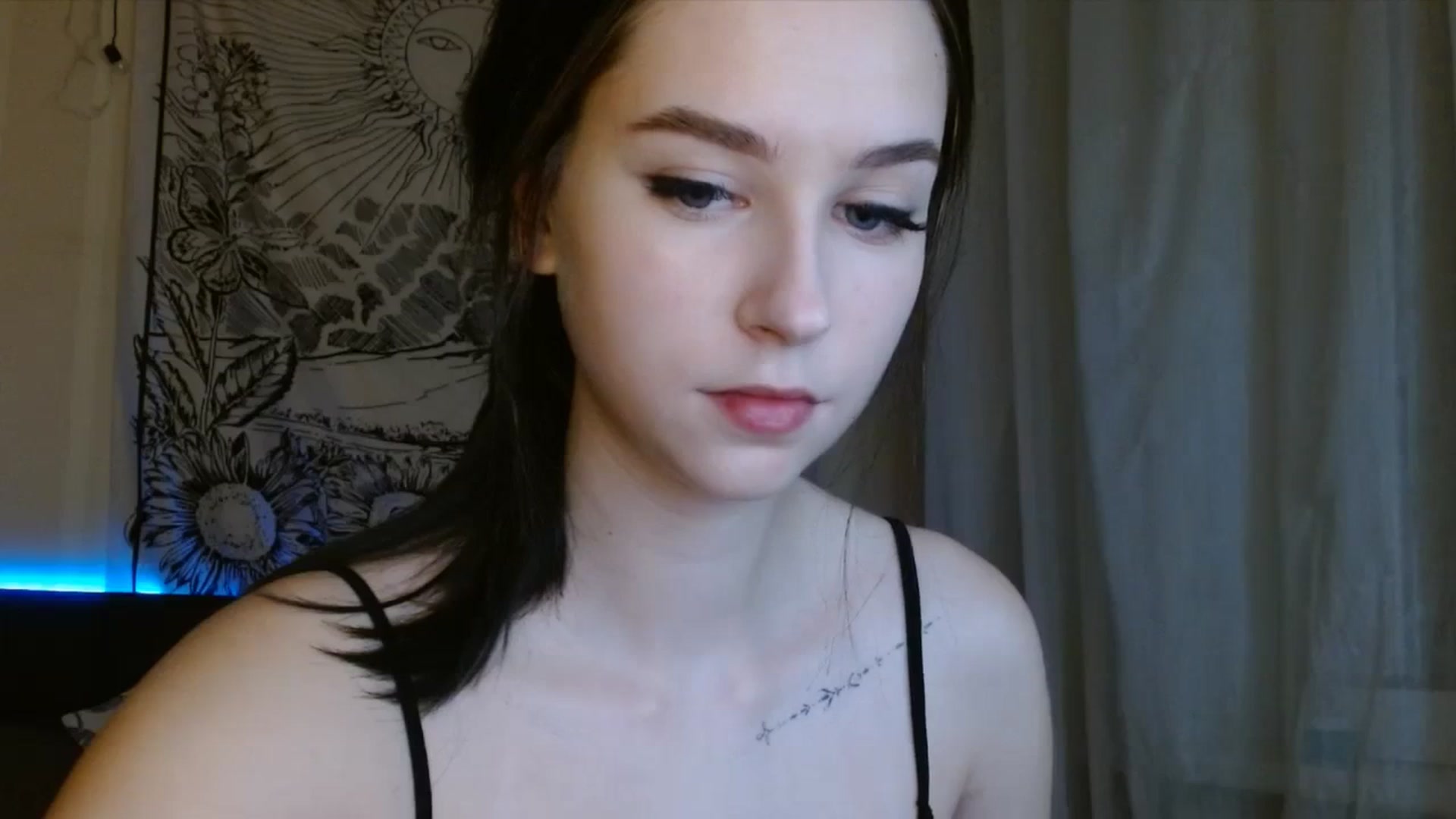 Gallery image thumbnail from ElsieF_'s myfreecams stream on, 12/09/2023, 18:14 image 16 of 20