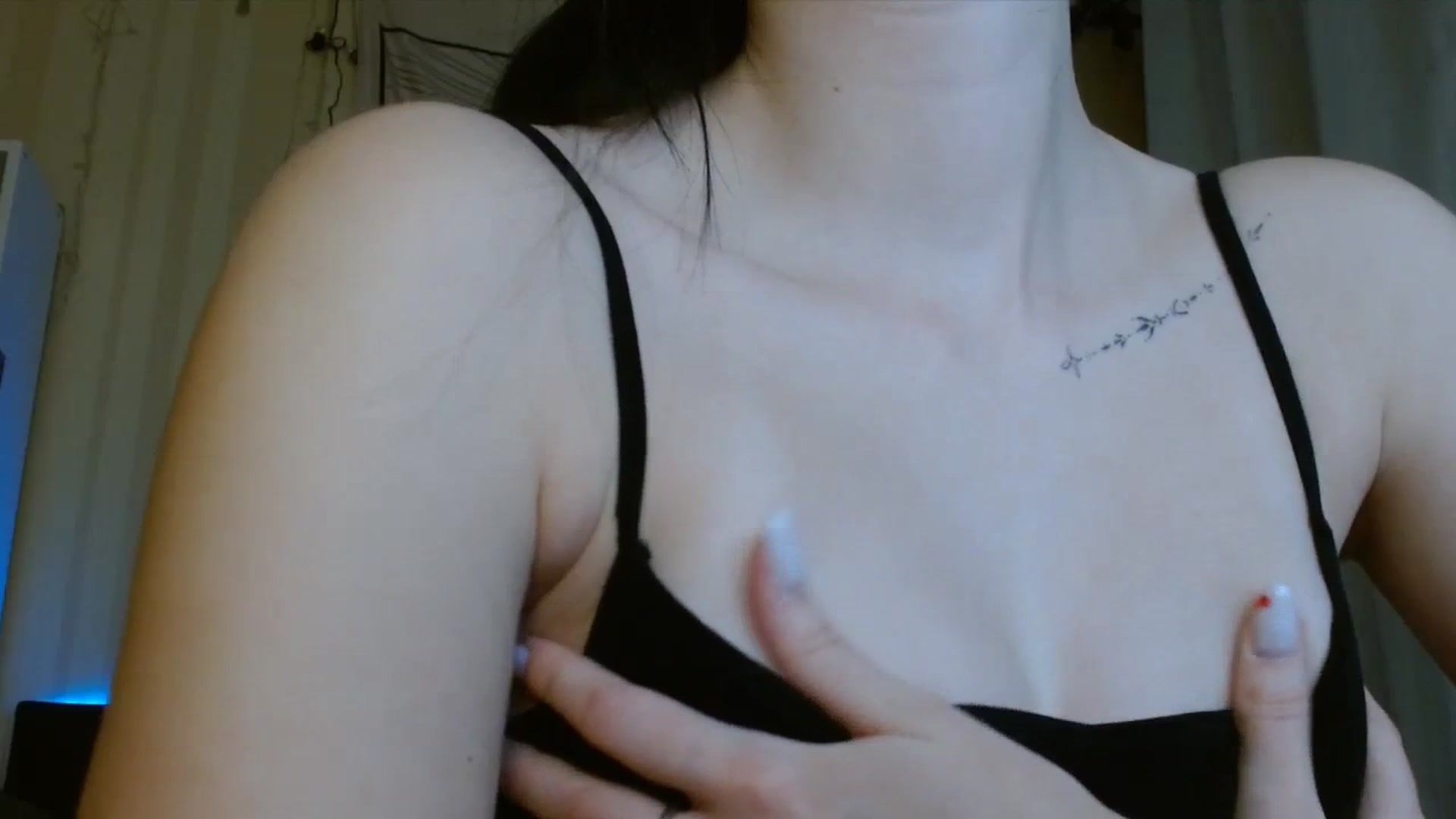 Gallery image thumbnail from ElsieF_'s myfreecams stream on, 12/09/2023, 18:14 image 7 of 20