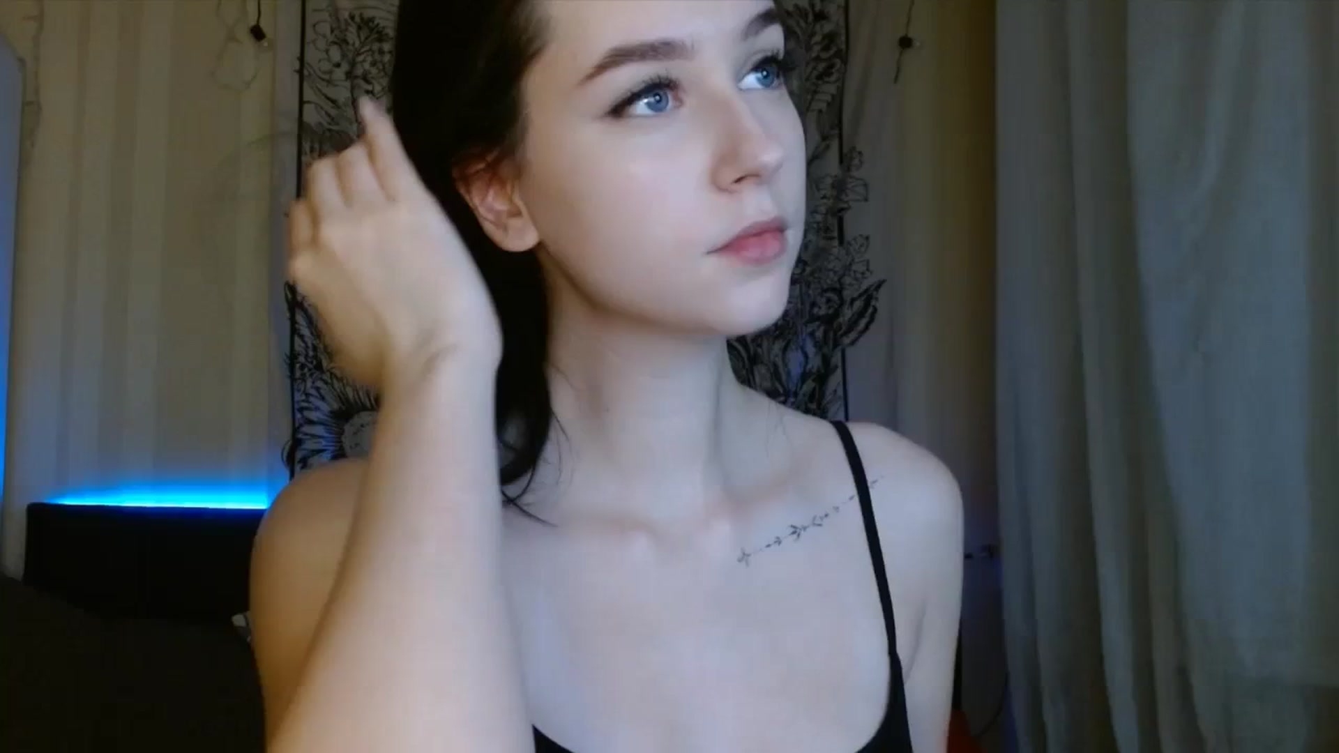 Gallery image thumbnail from ElsieF_'s myfreecams stream on, 12/09/2023, 18:14 image 1 of 20
