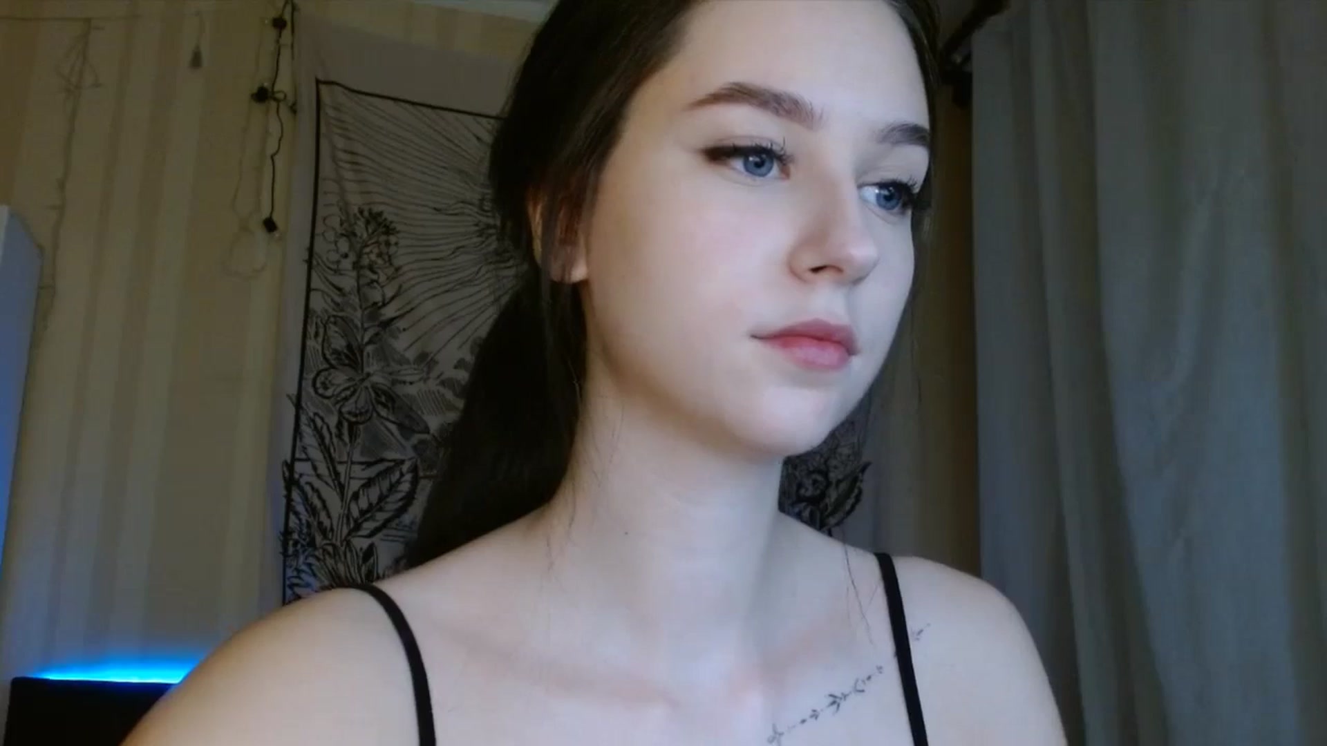 Gallery image thumbnail from ElsieF_'s myfreecams stream on, 12/09/2023, 18:14 image 8 of 20