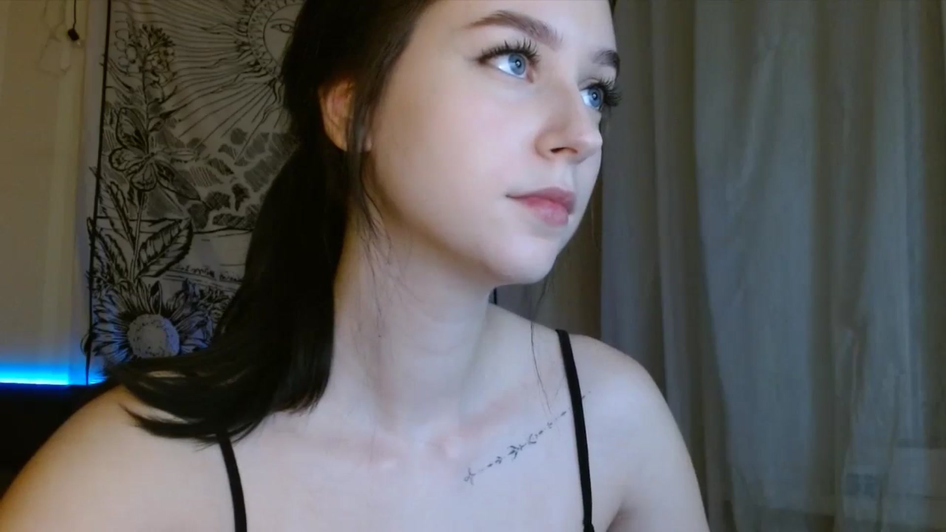 Gallery image thumbnail from ElsieF_'s myfreecams stream on, 12/09/2023, 18:14 image 15 of 20