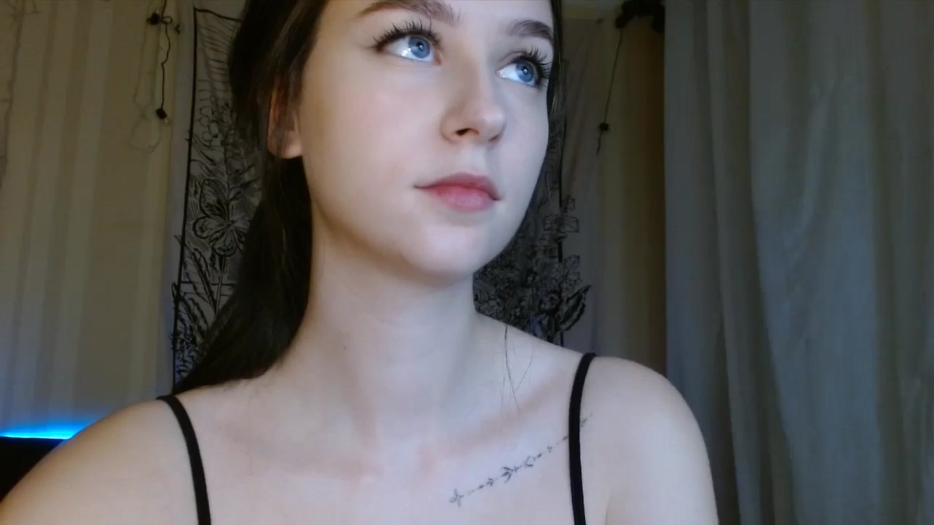Gallery image thumbnail from ElsieF_'s myfreecams stream on, 12/09/2023, 18:14 image 9 of 20