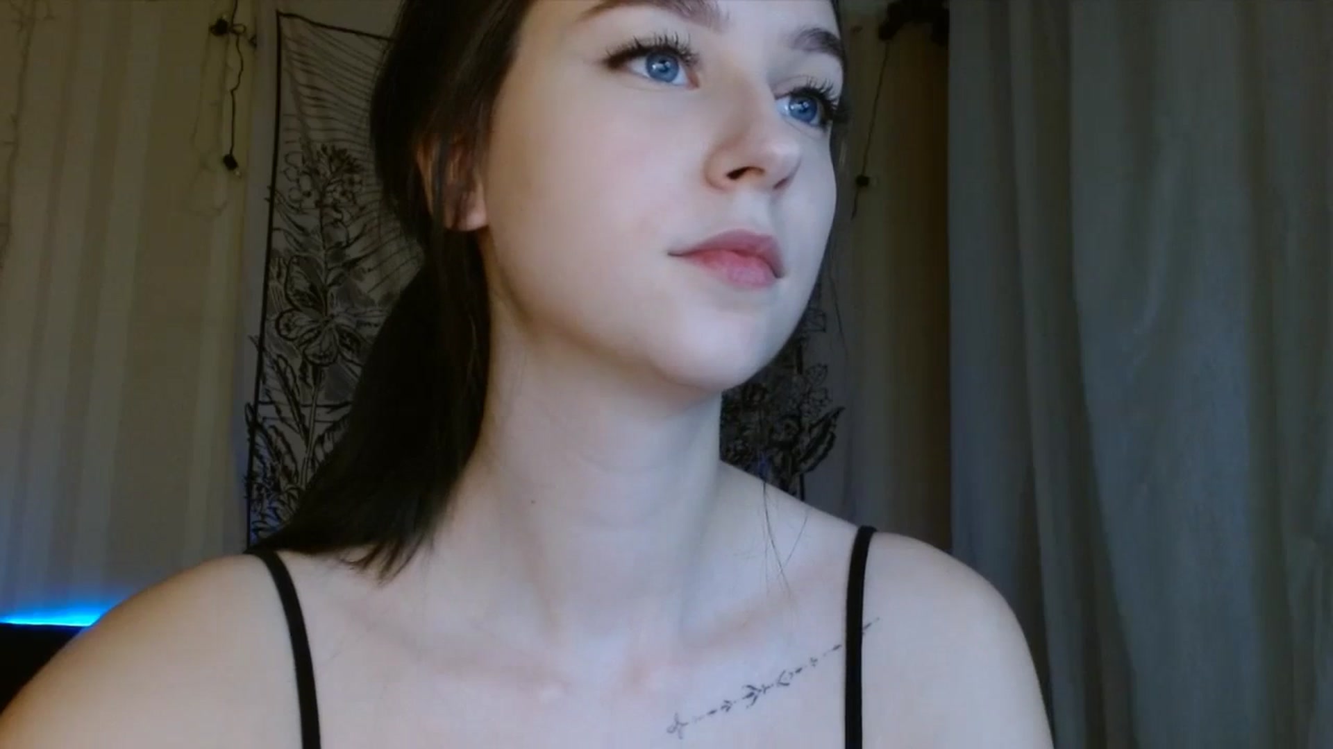 Gallery image thumbnail from ElsieF_'s myfreecams stream on, 12/09/2023, 18:14 image 10 of 20