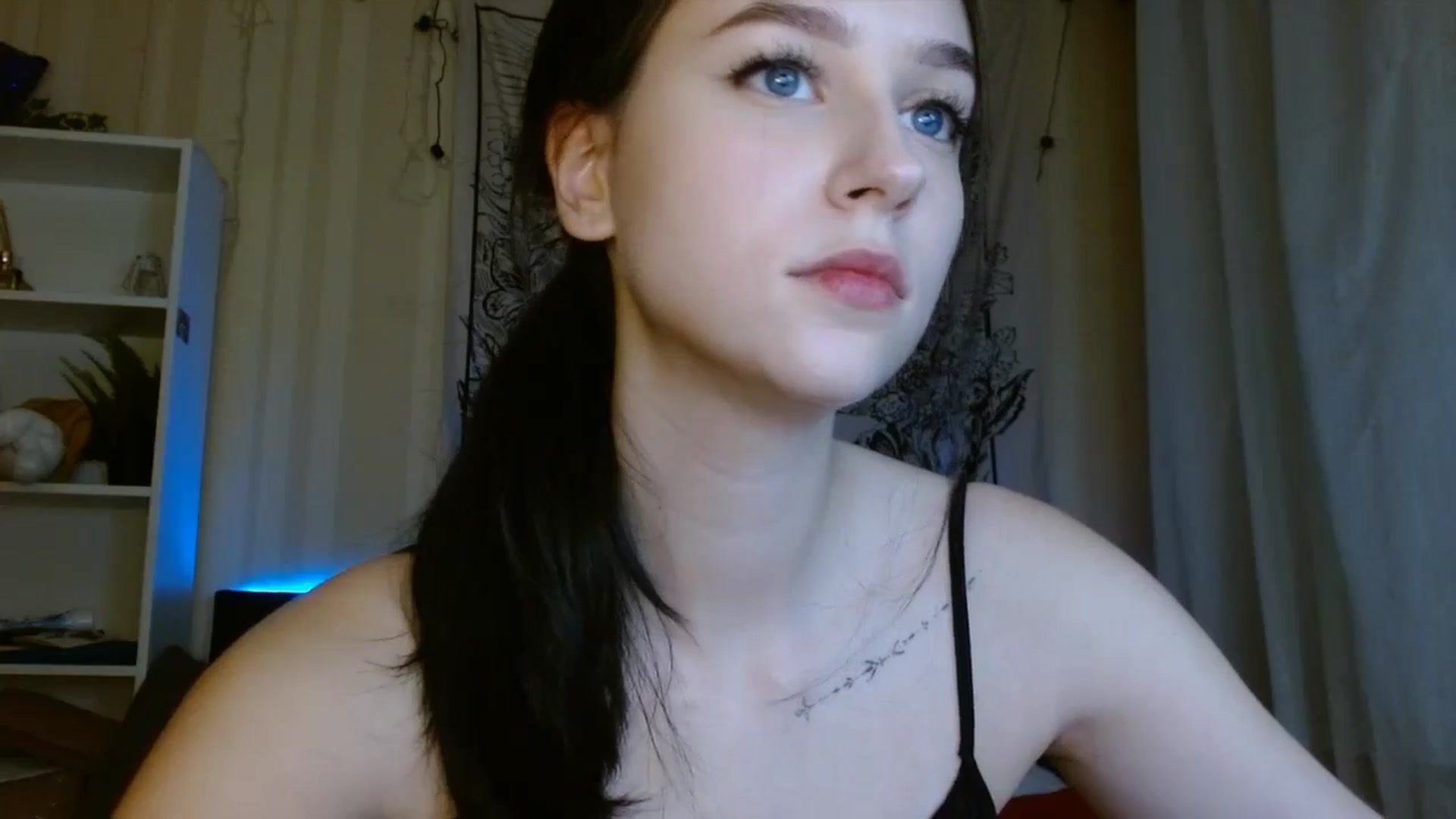 Gallery image thumbnail from ElsieF_'s myfreecams stream on, 12/09/2023, 19:07 image 6 of 20