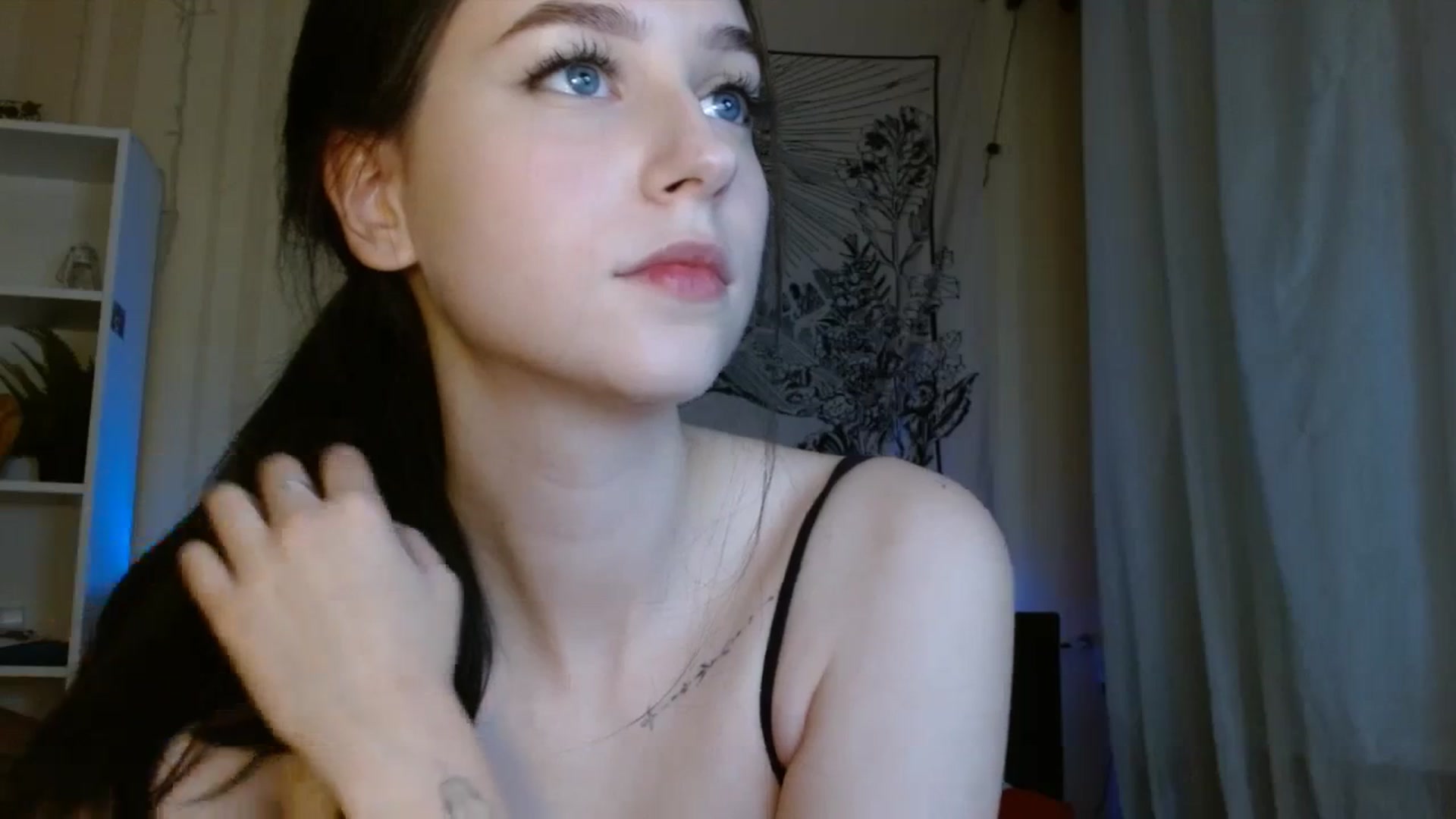 Gallery image thumbnail from ElsieF_'s myfreecams stream on, 12/09/2023, 19:07 image 11 of 20