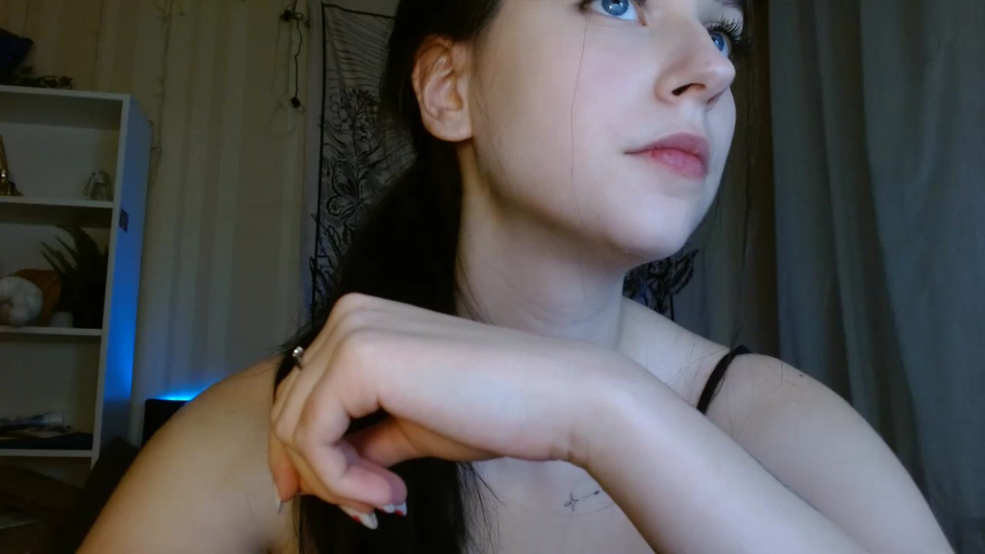 Gallery image thumbnail from ElsieF_'s myfreecams stream on, 12/09/2023, 19:07 image 7 of 20