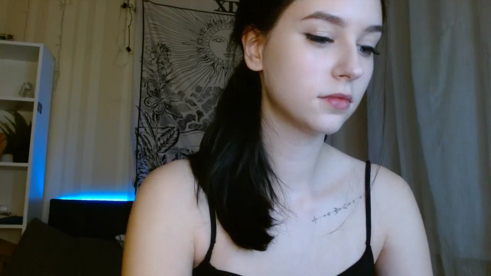 Gallery image thumbnail from ElsieF_'s myfreecams stream on, 12/09/2023, 19:07 image 9 of 20