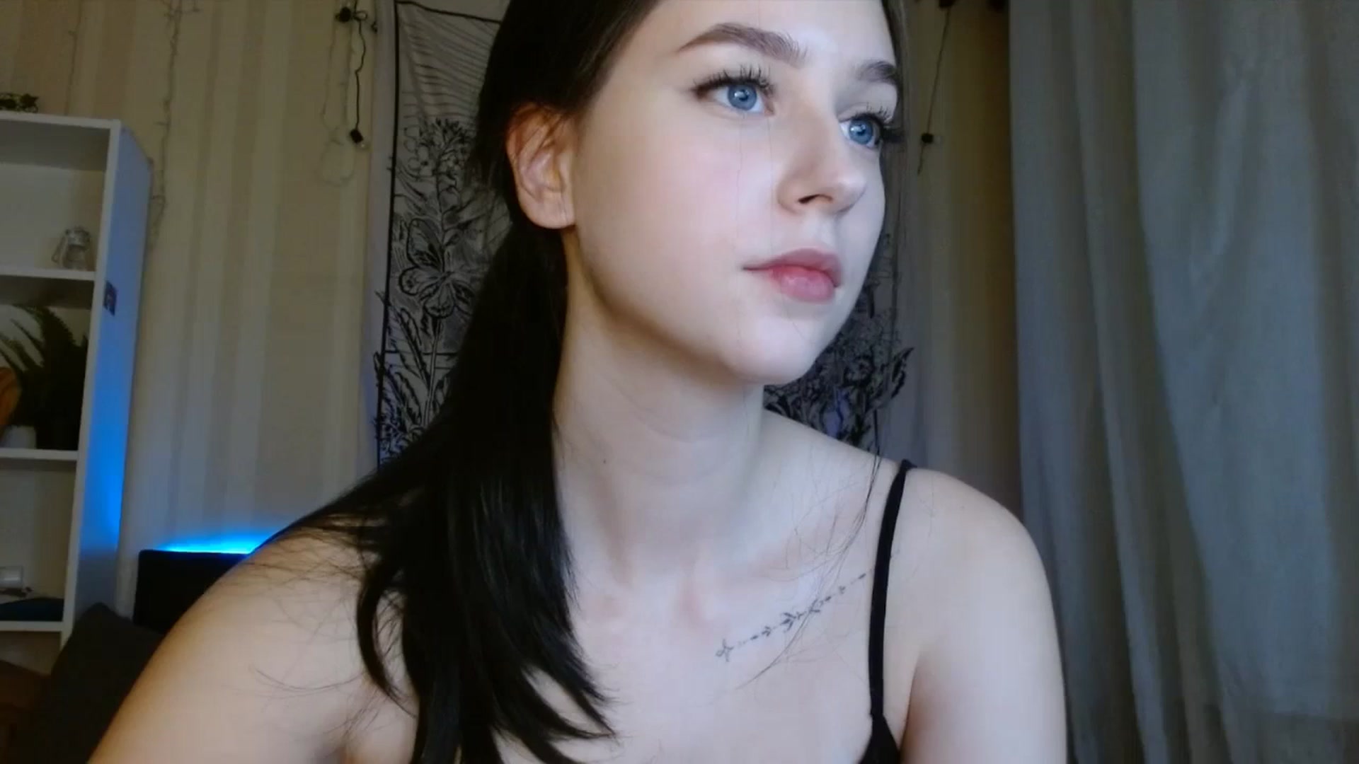 Gallery image thumbnail from ElsieF_'s myfreecams stream on, 12/09/2023, 19:07 image 13 of 20