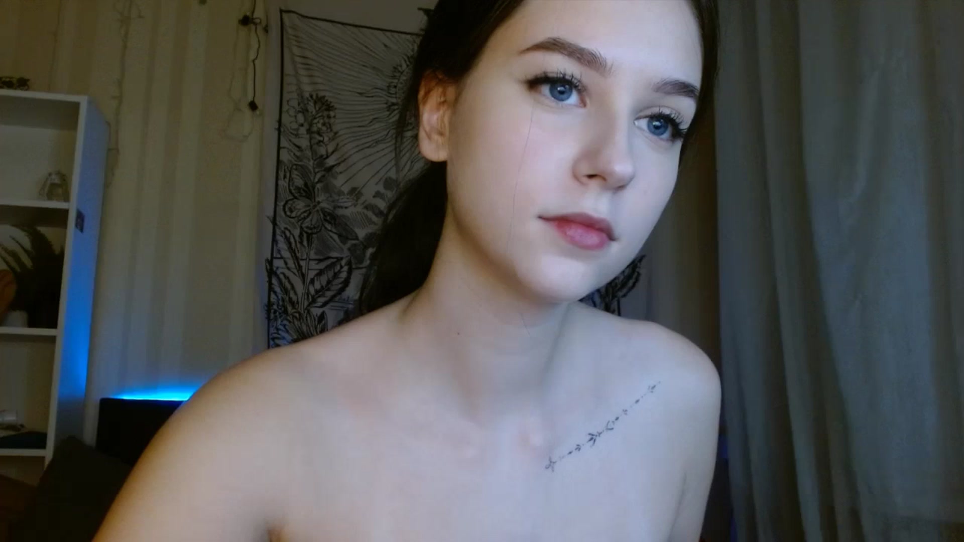 Gallery image thumbnail from ElsieF_'s myfreecams stream on, 12/09/2023, 19:07 image 1 of 20