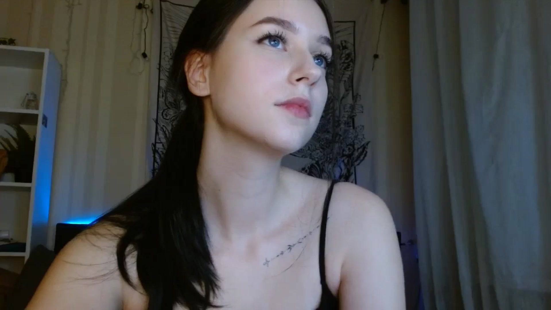 Gallery image thumbnail from ElsieF_'s myfreecams stream on, 12/09/2023, 19:07 image 12 of 20