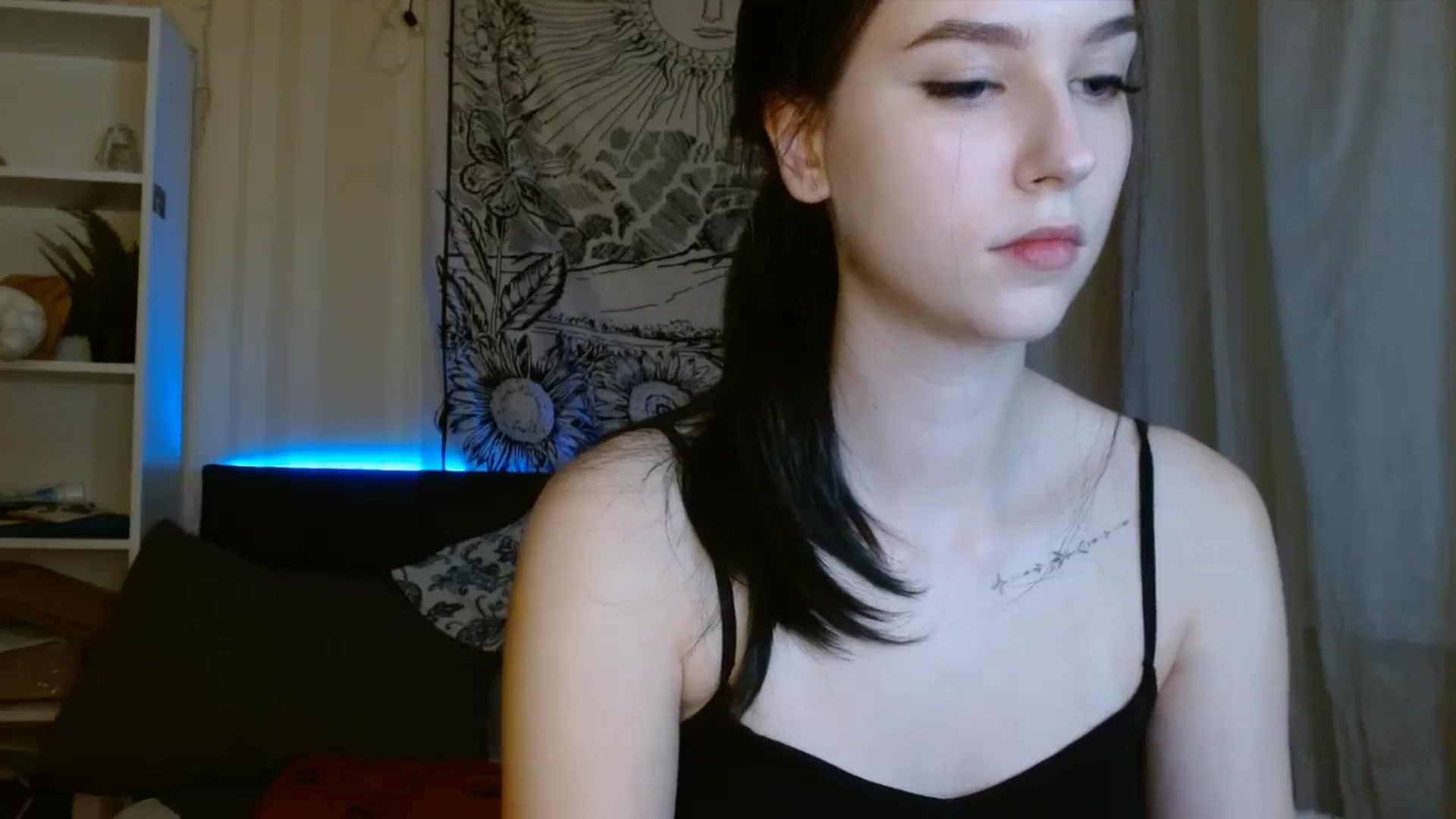 Gallery image thumbnail from ElsieF_'s myfreecams stream on, 12/09/2023, 19:07 image 20 of 20